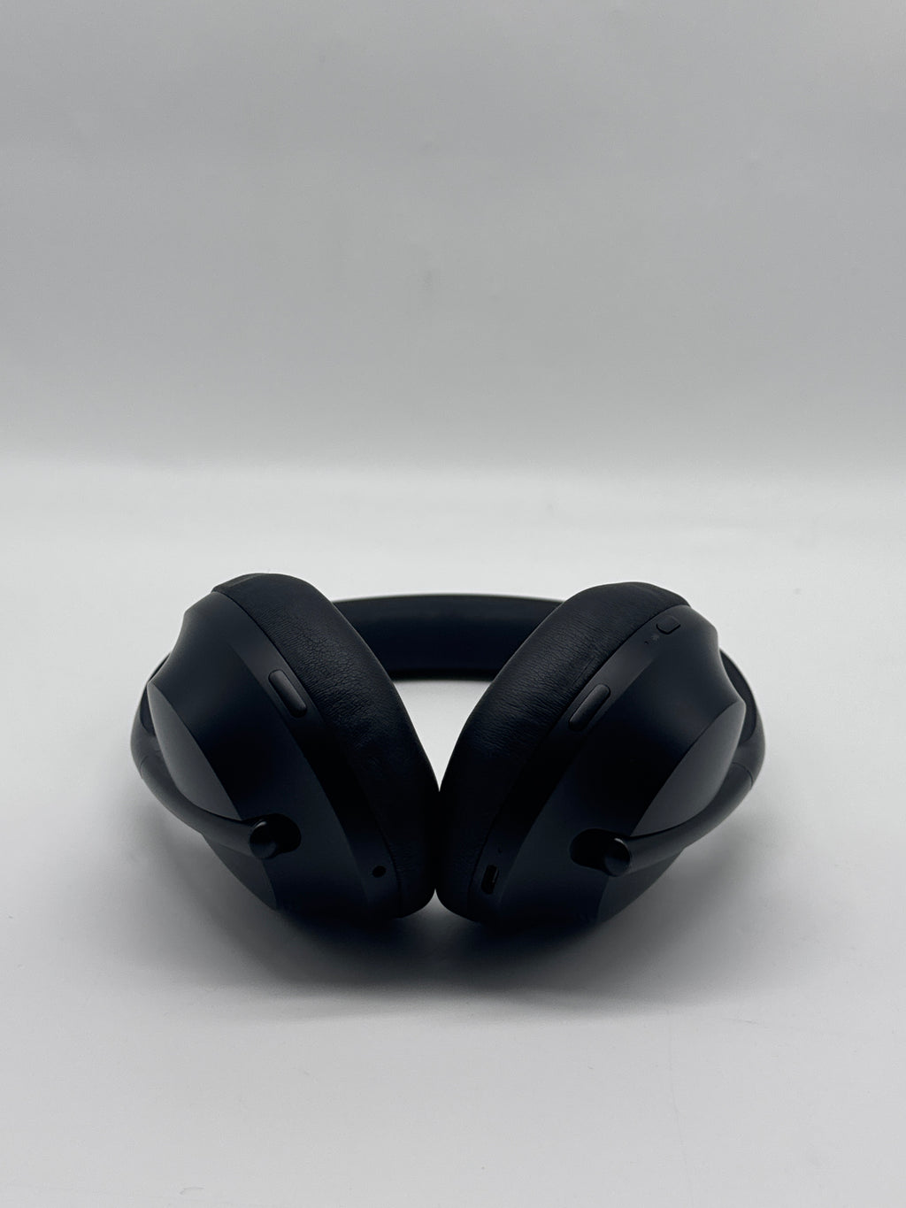 Bose Noise Cancelling Headphones 700 Triple Black Bluetooth - Used