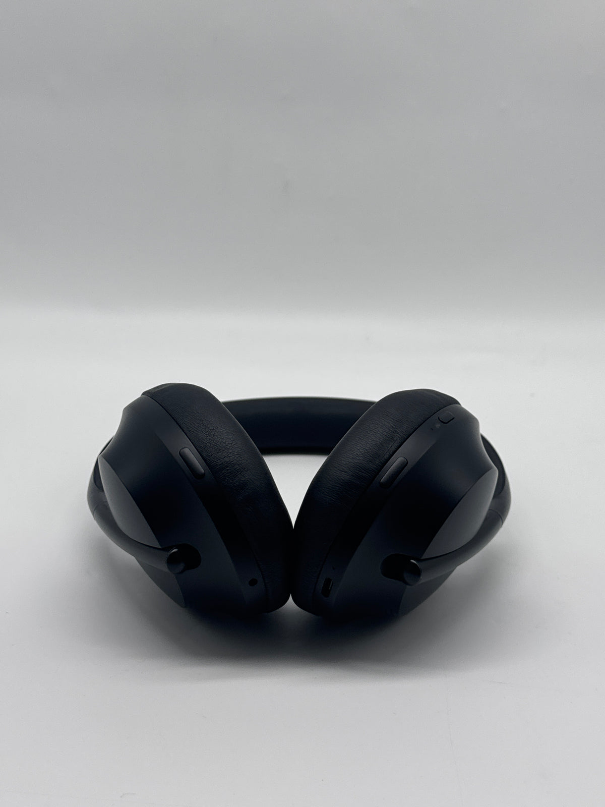 Bose Noise Cancelling Headphones 700 Triple Black Bluetooth - Used