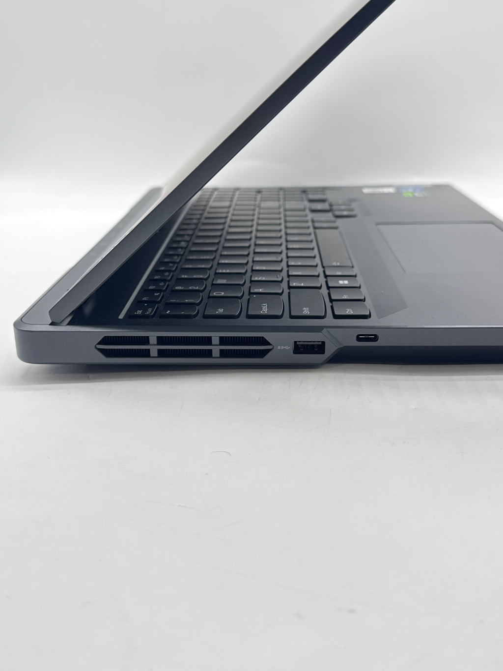 Lenovo Legion Pro 5 16IRX8 17" Core i7 13700HX 32GB RAM 1TB SSD RTX 4070 - Used