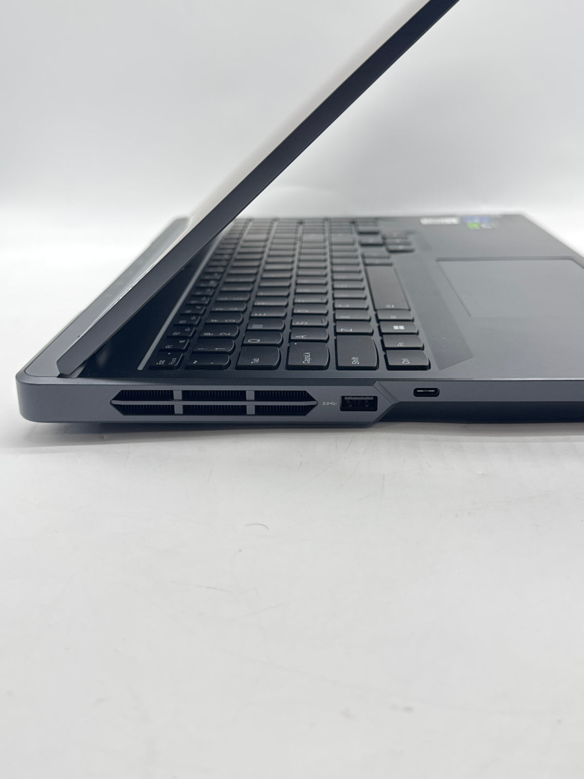 Lenovo Legion Pro 5 16IRX8 17" Core i7 13700HX 32GB RAM 1TB SSD RTX 4070 - Used