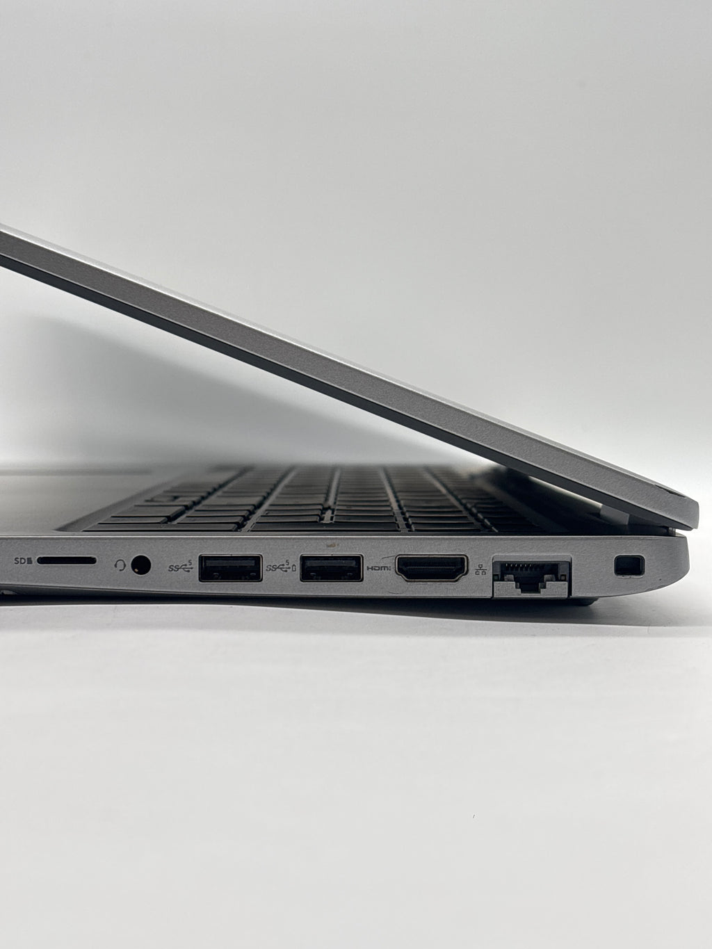 Dell Latitude 5550 Ultra 5 125U 16GB RAM 256GB SSD - For Parts (Read DESC)