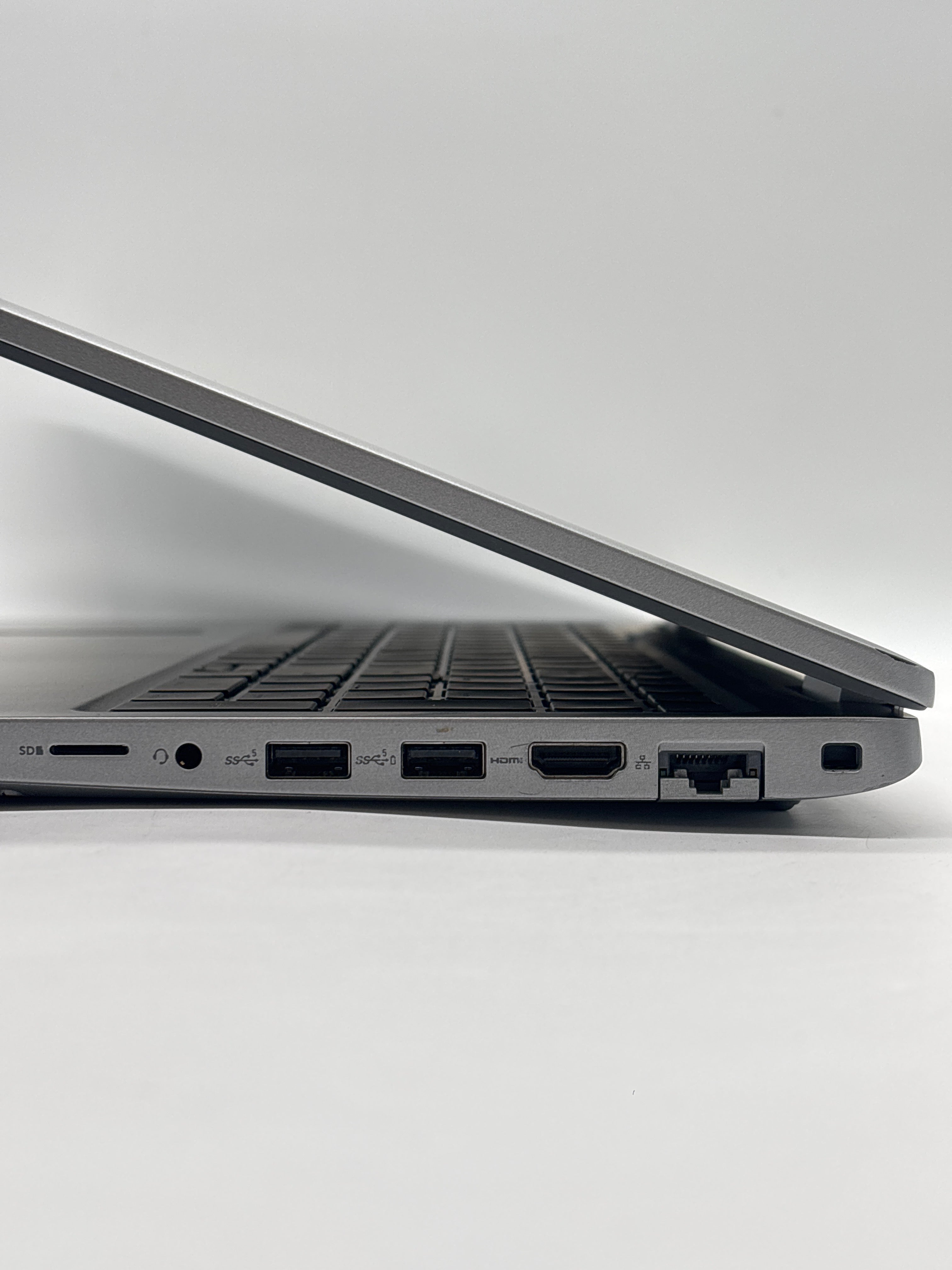 Dell Latitude 5550 Ultra 5 125U 16GB RAM 256GB SSD - For Parts (Read DESC)