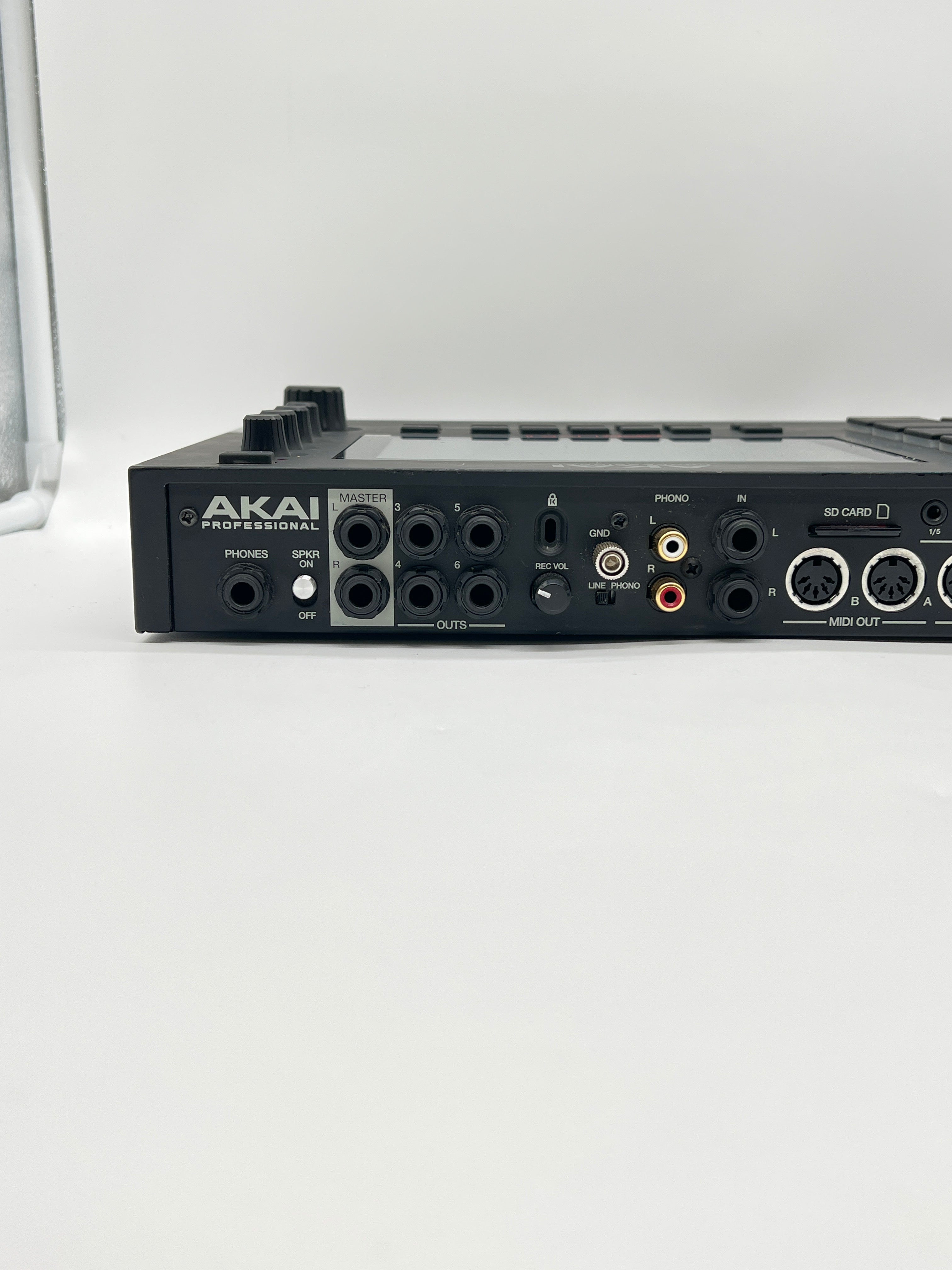 AKAI MPC LIVE 2 Akai MPC LIVE II Standalone Production Center w/ AKAI MPK Mini - Used