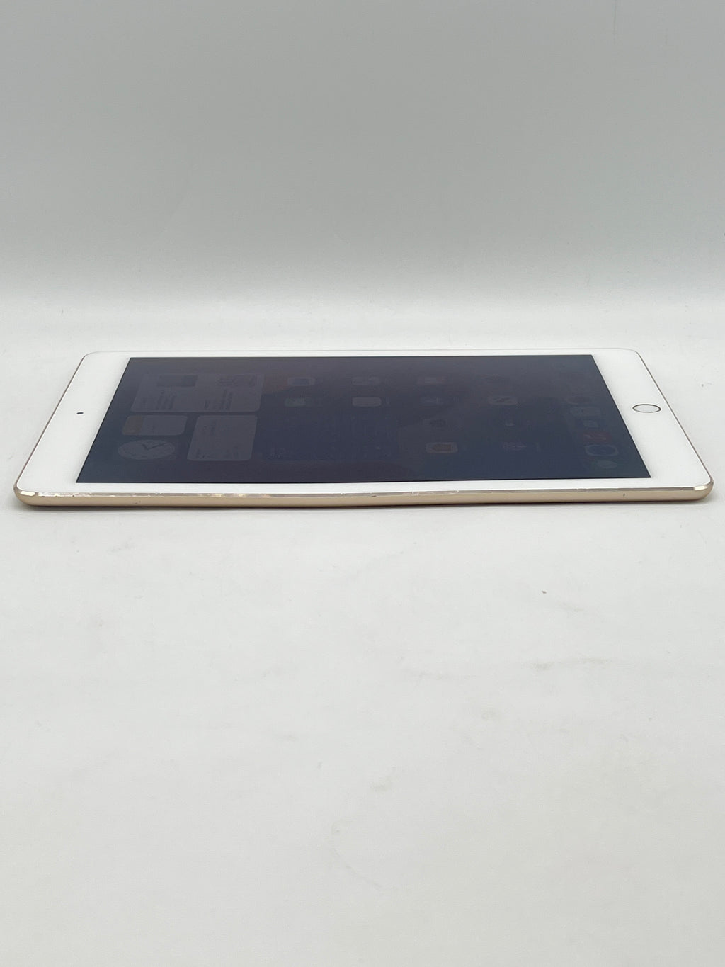 Apple iPad Air (2nd Gen) A1566 16GB Wi Fi - Used