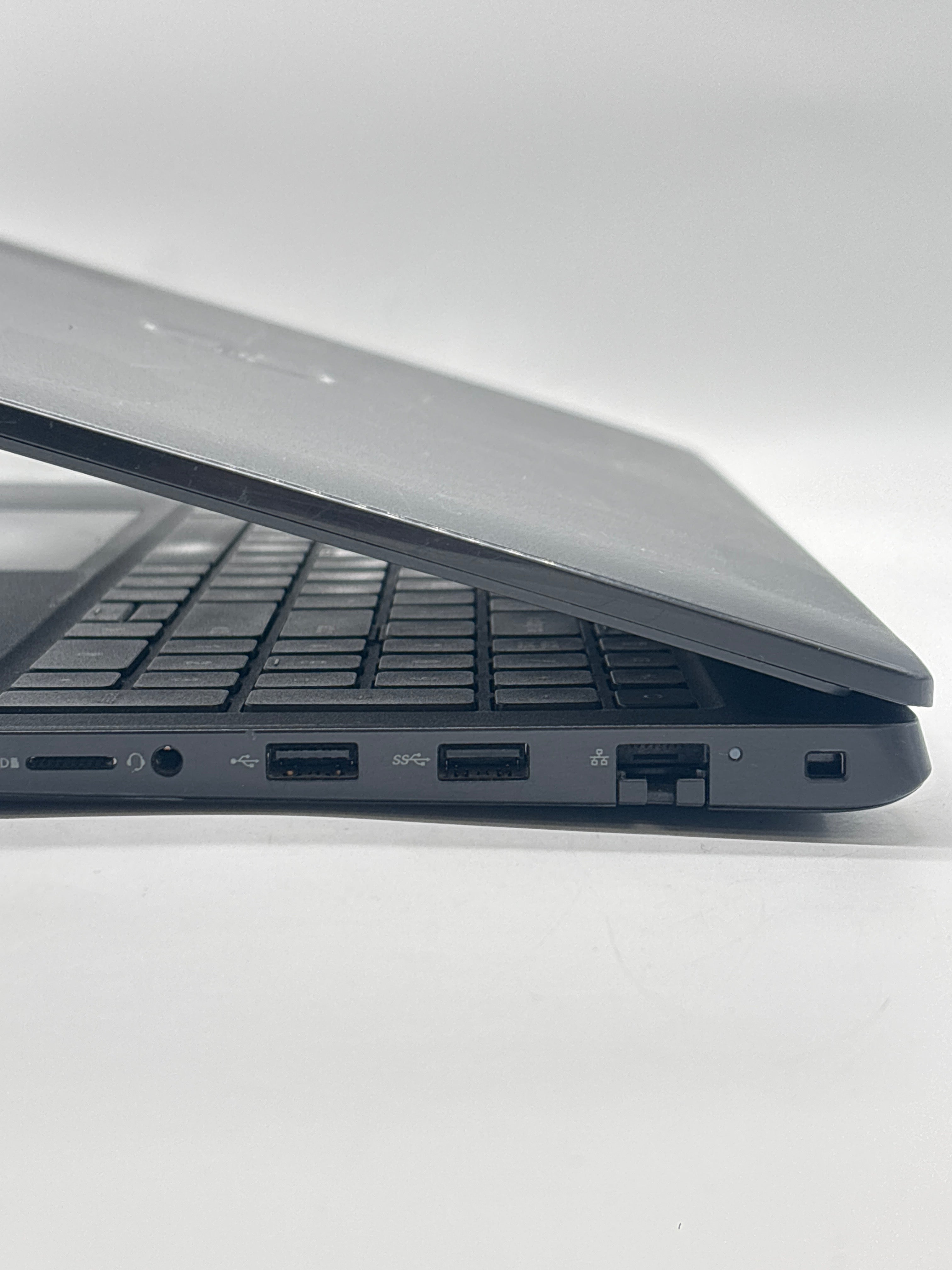 Dell Latitude 3520 i5-1135G7 8GB RAM 256GB SSD