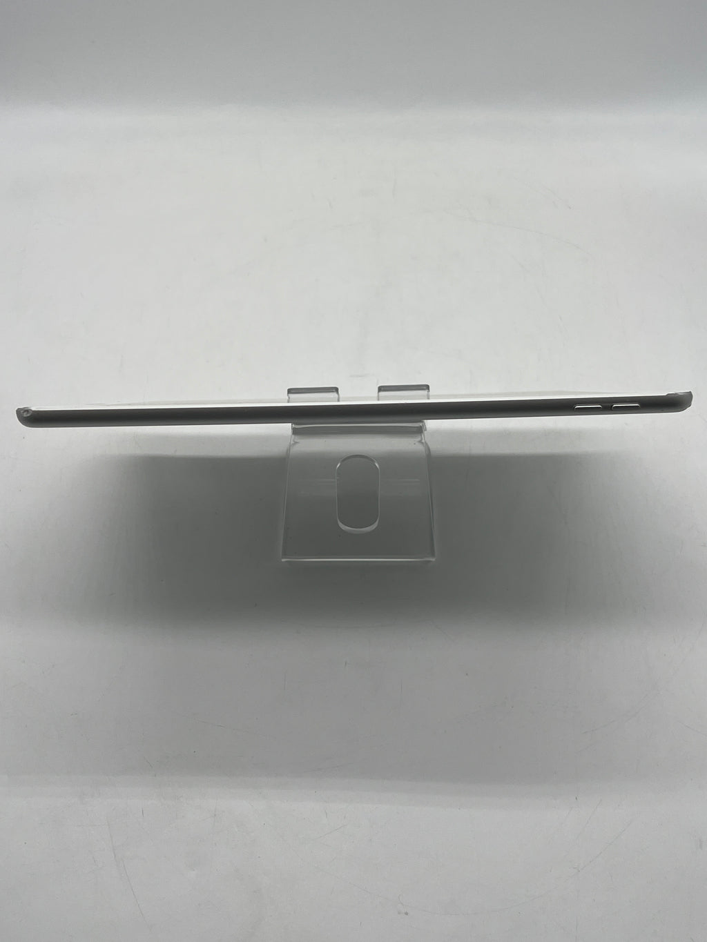 Apple iPad 7th Gen A2197 32GB Silver - WiFi