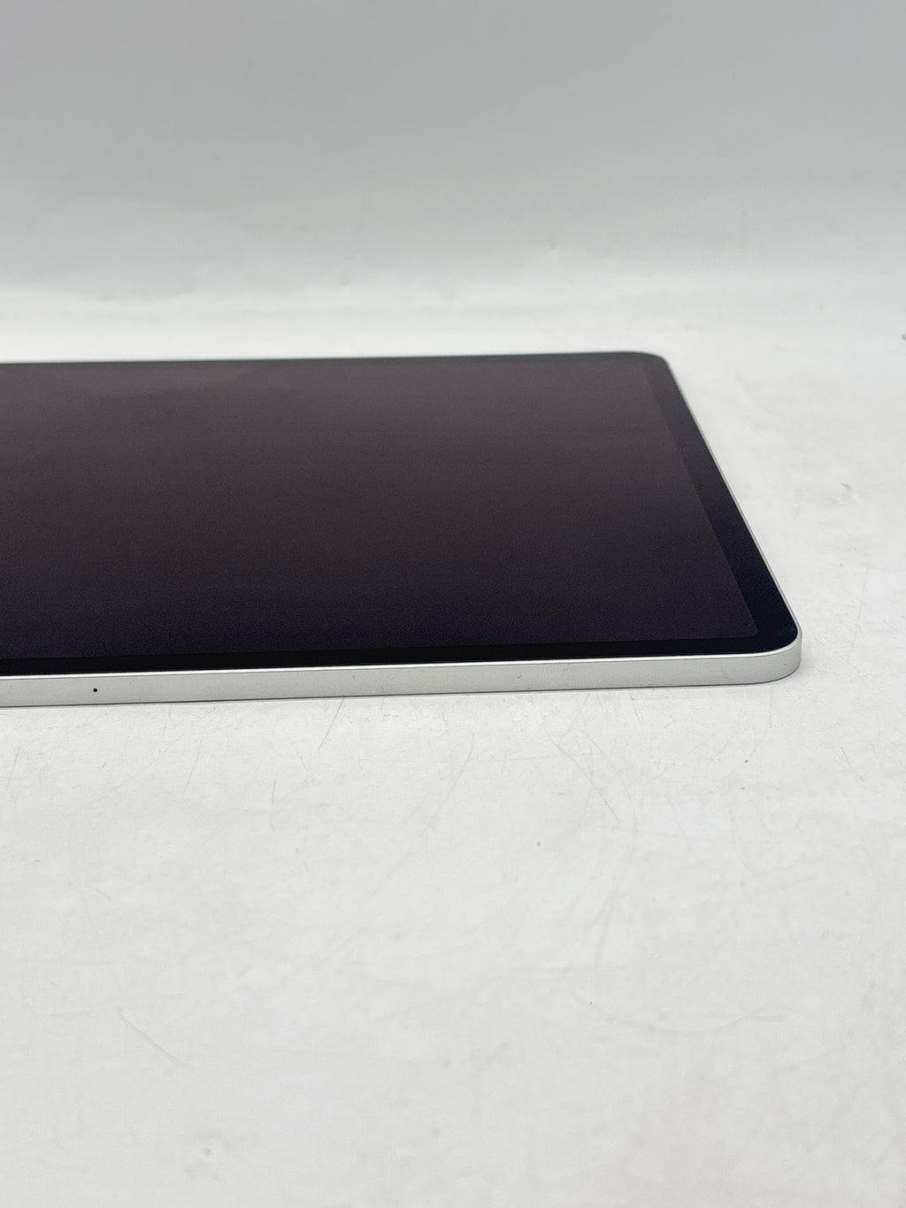 Apple iPad Pro 12.9 6th Gen A2436 128GB Wi-Fi Only Silver READ