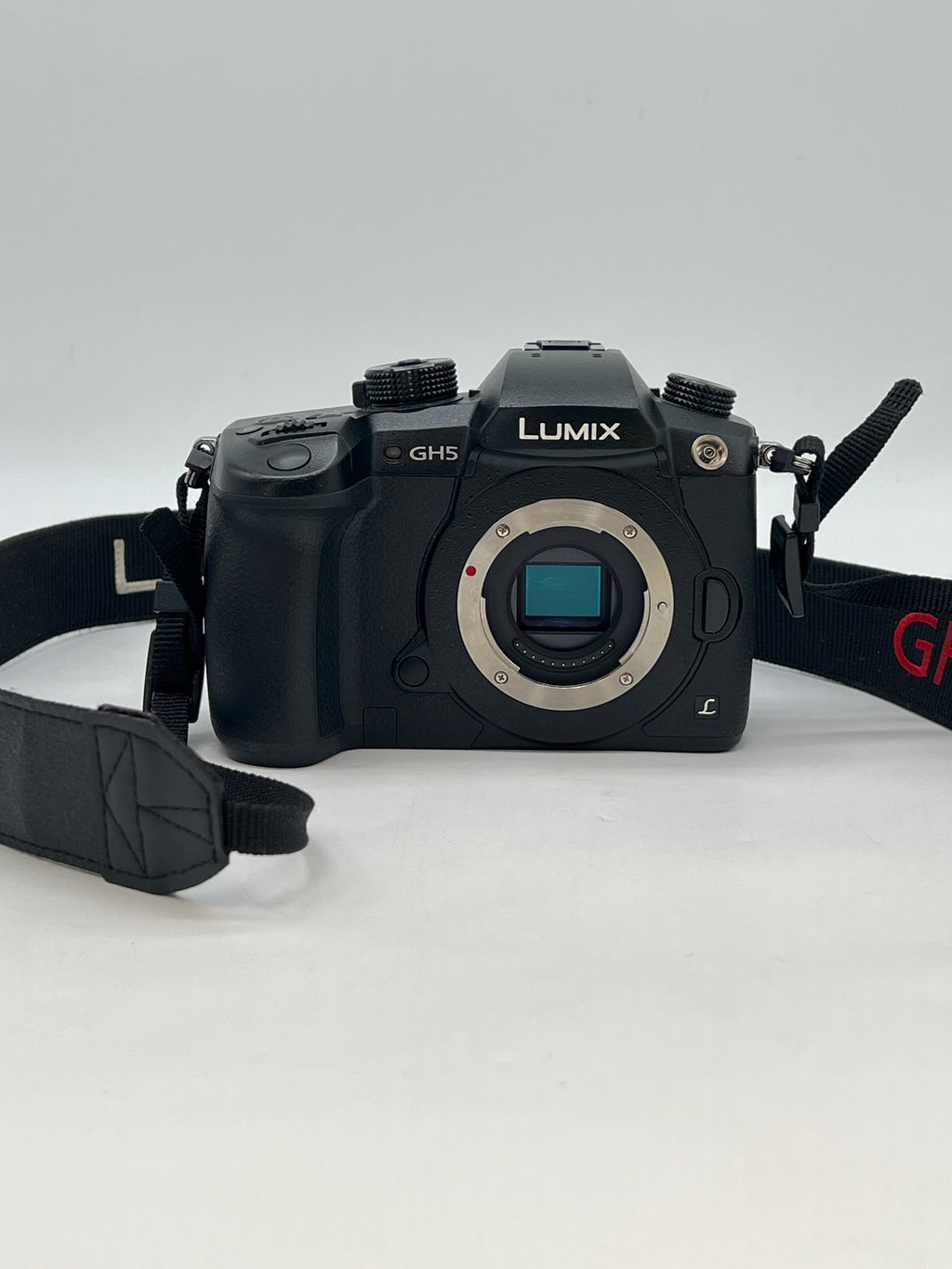 Panasonic LUMIX DC-GH5 20.3MP Micro 4/3 Mount Mirrorless Camera Body Only