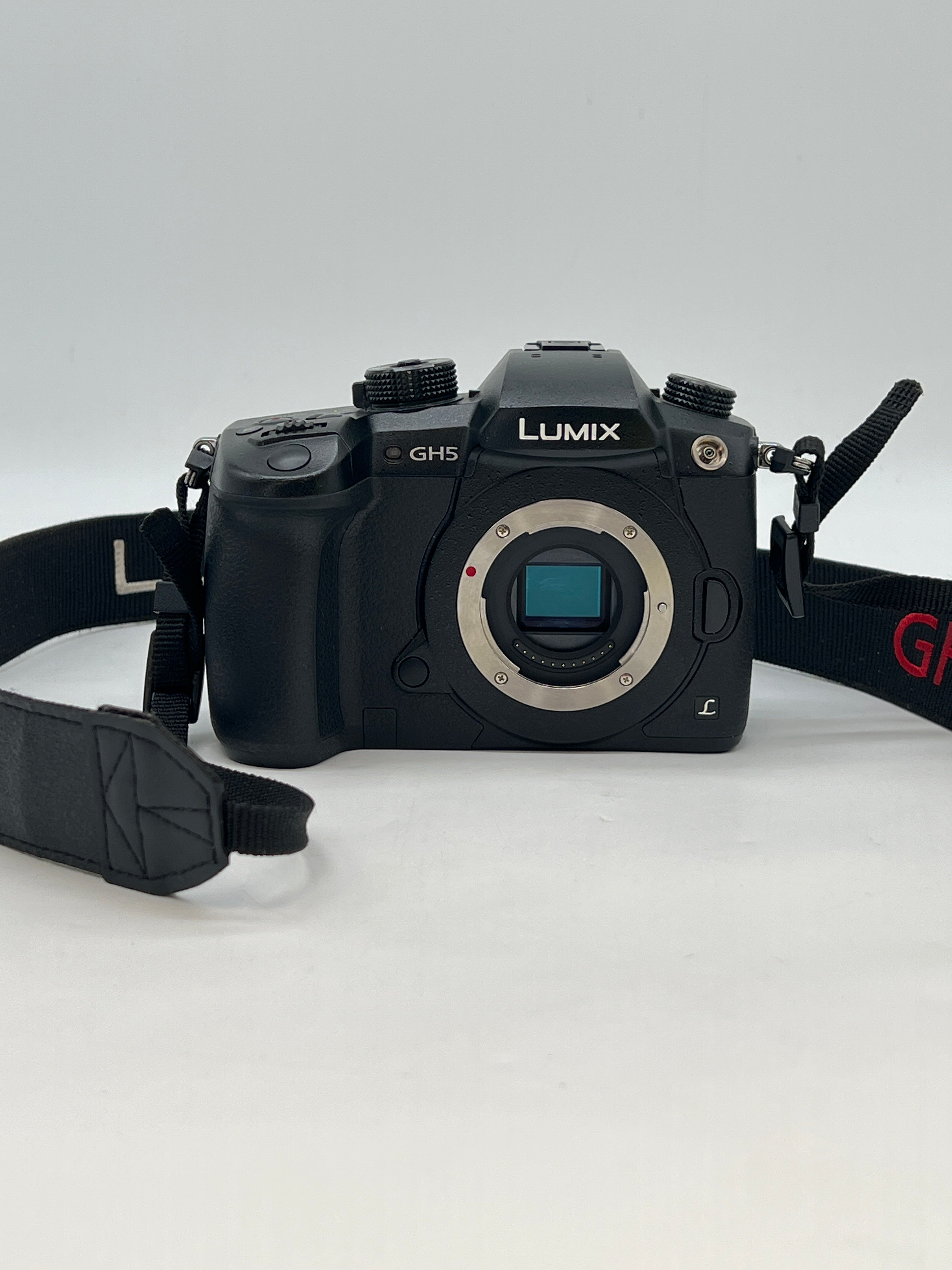 Panasonic LUMIX DC-GH5 20.3MP Micro 4/3 Mount Mirrorless Camera Body Only