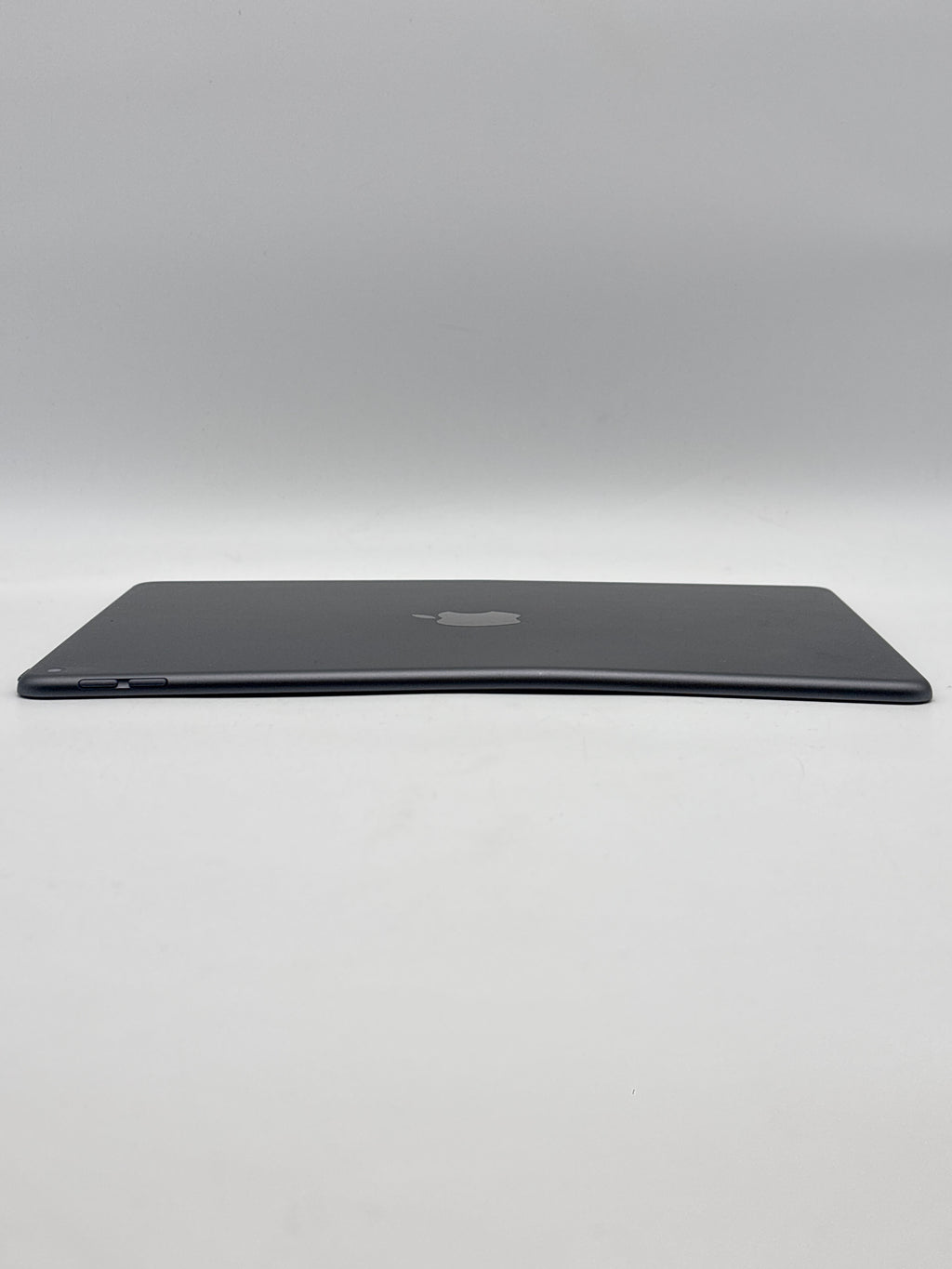 Apple iPad Air 3rd Gen 10.5 in A2152 64GB Space Gray Wi-Fi - For Parts (Read DESC)