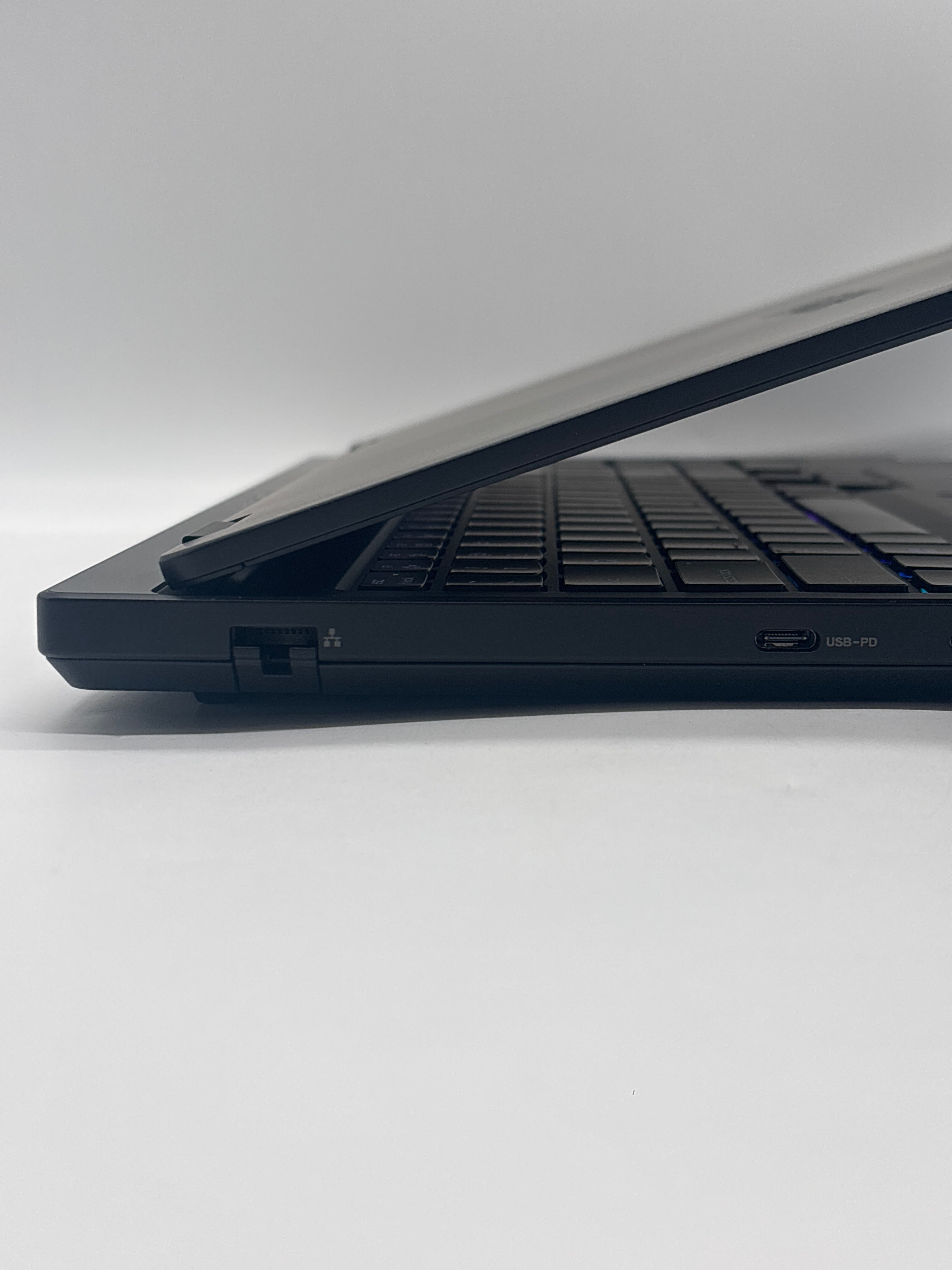 Lenovo Legion 5 15AHP10 Ryzen 7 32GB RAM 1TB SSD RTX 5060  - Warranty