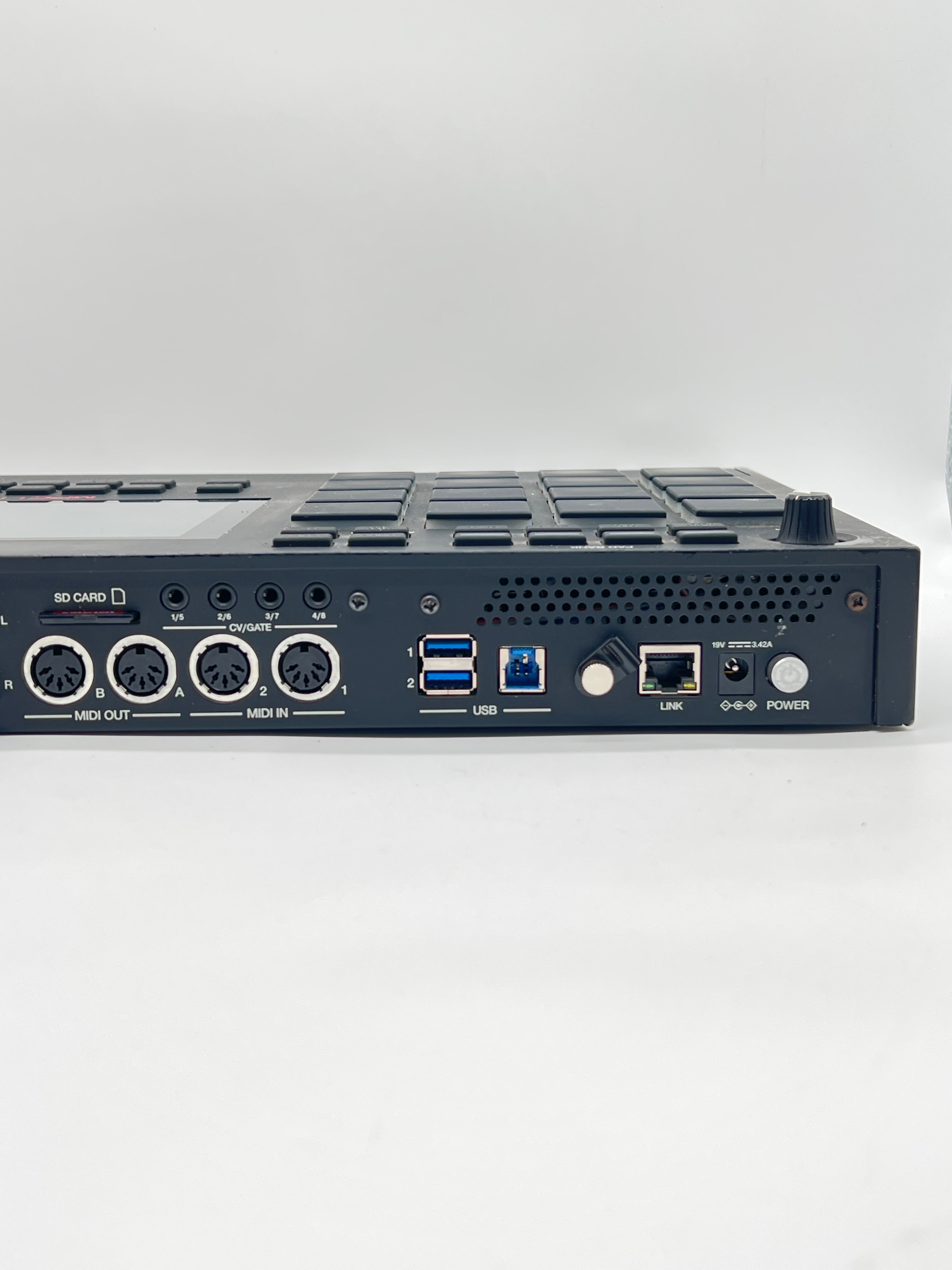 AKAI MPC LIVE 2 Akai MPC LIVE II Standalone Production Center w/ AKAI MPK Mini - Used