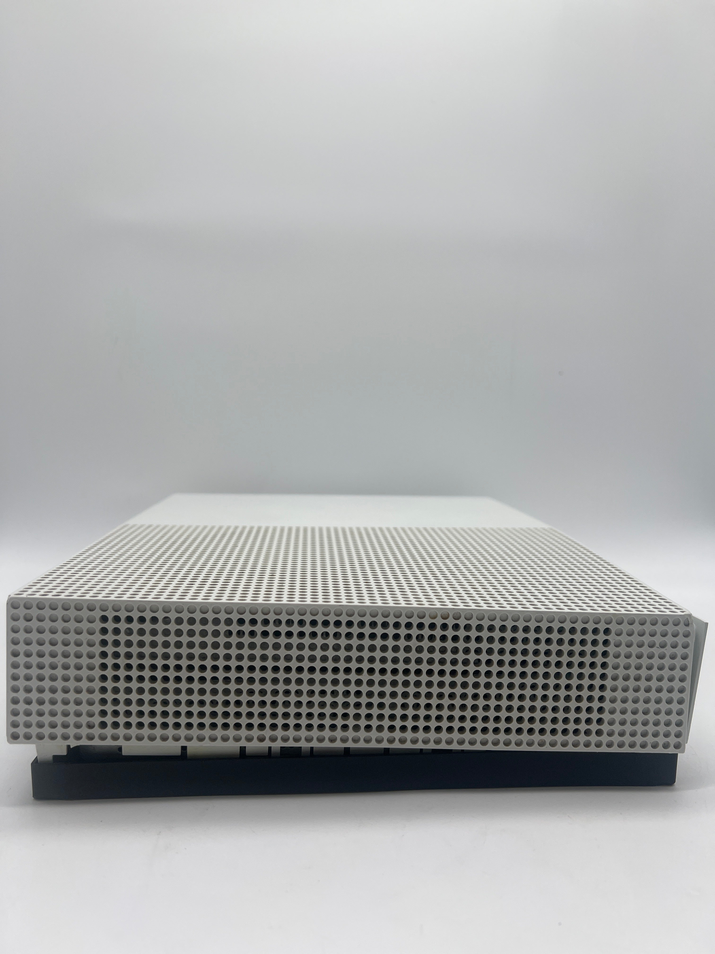 Xbox One S All-Digital Edition (1681) 1 TB - top is loose works fine