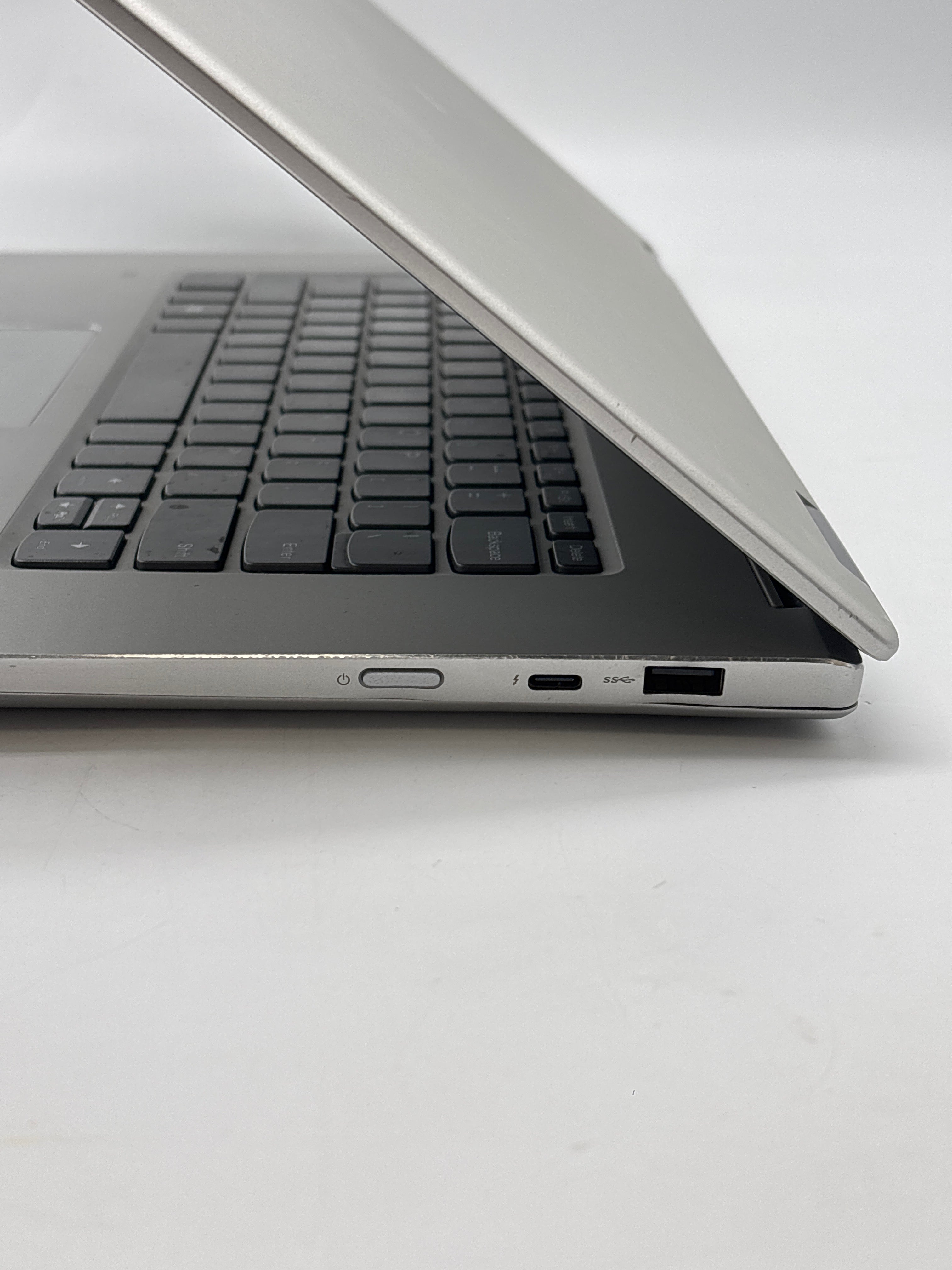Lenovo Yoga 720-15IKB i7-7700HQ 16GB RAM 512GB SSD GTX 1050 - Used