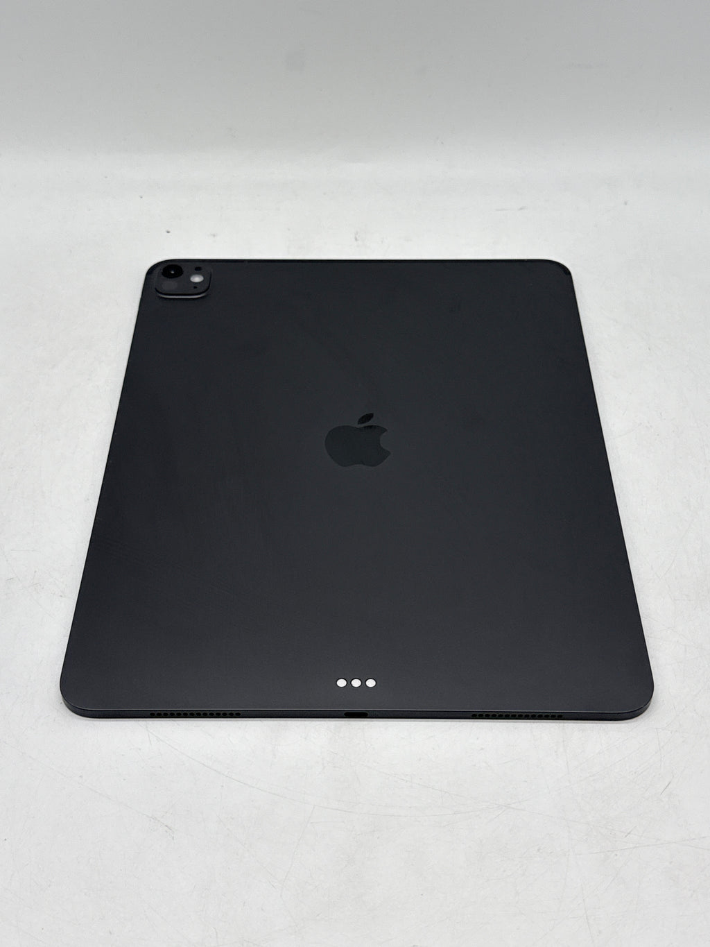 Apple iPad Pro 13-inch (M5) A3361 512GB MDYL4LL/A WIFI - Used