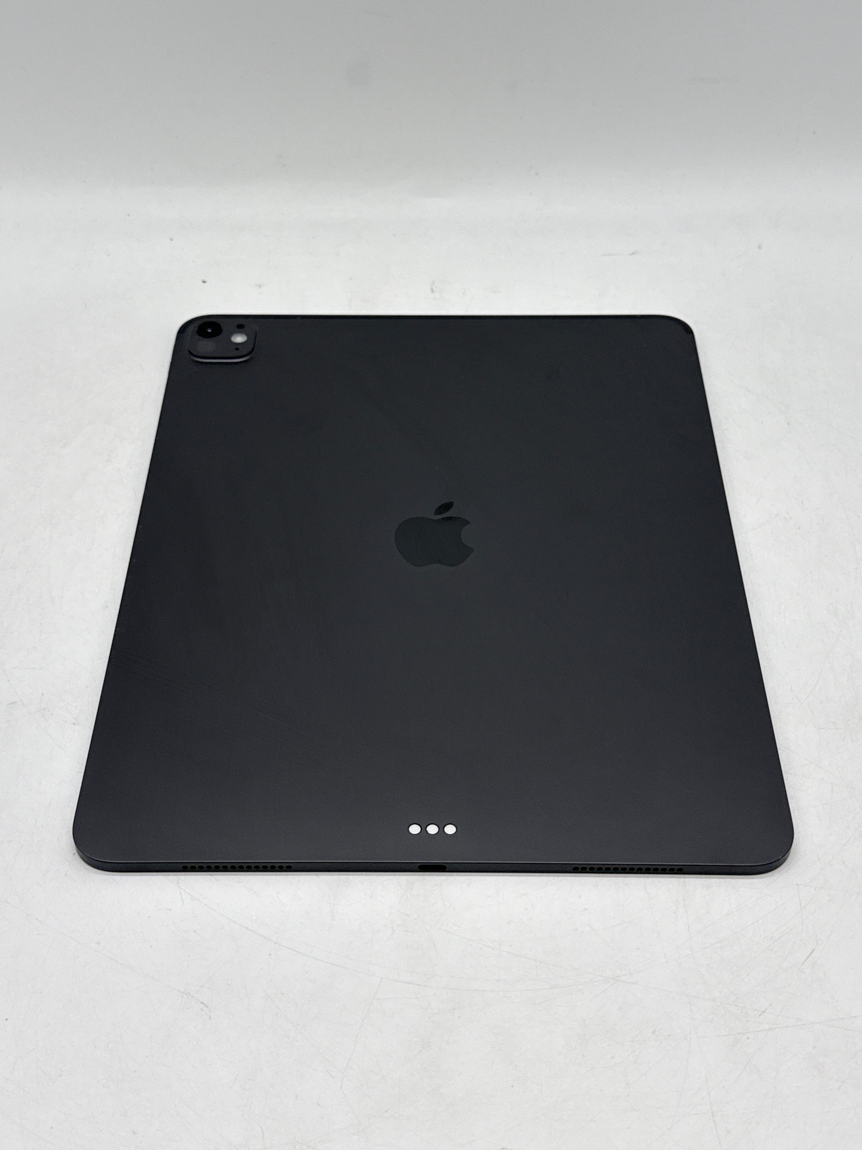 Apple iPad Pro 13-inch (M5) A3361 512GB MDYL4LL/A WIFI - Used