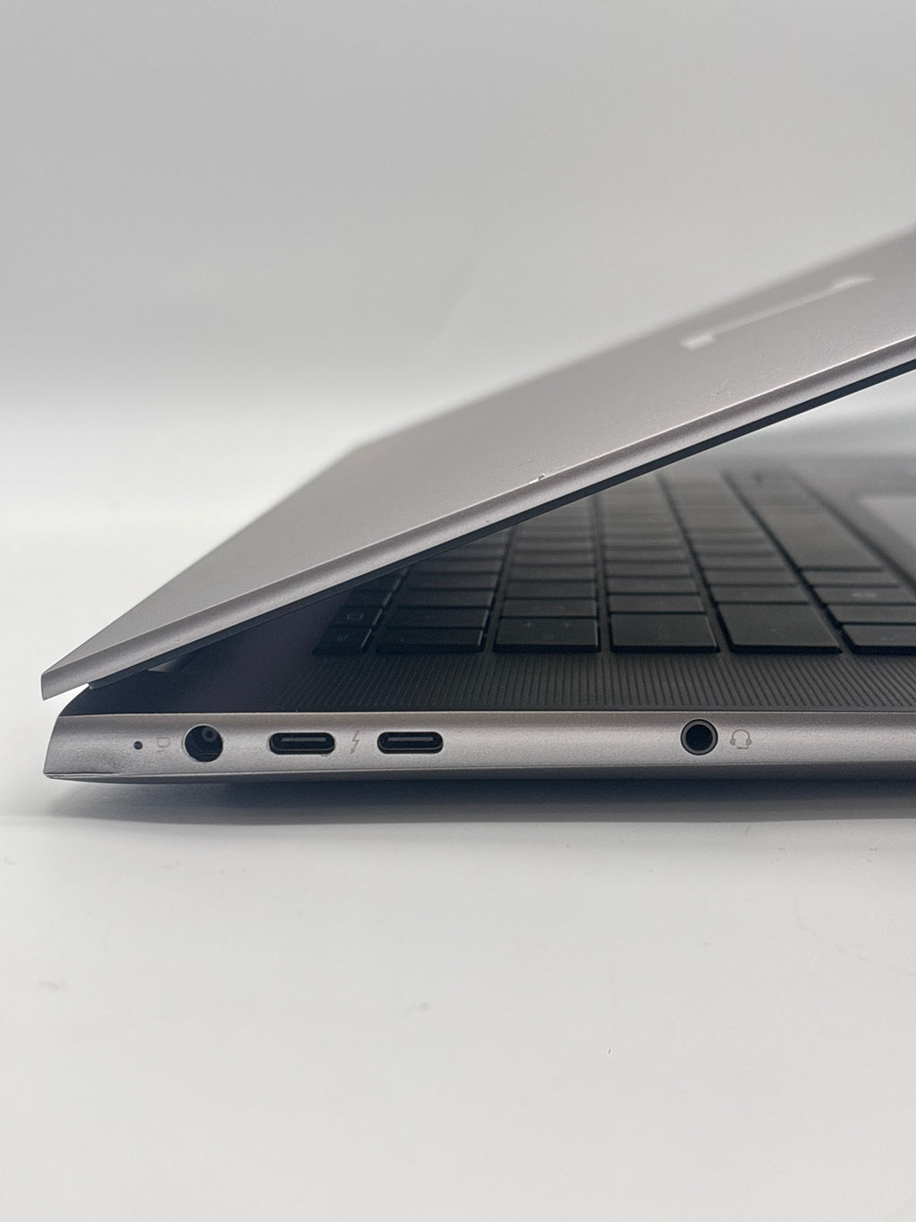 HP ZBook Studio 16 G9 i7-12800H 32GB RAM 1TB SSD - For Parts (Read DESC)