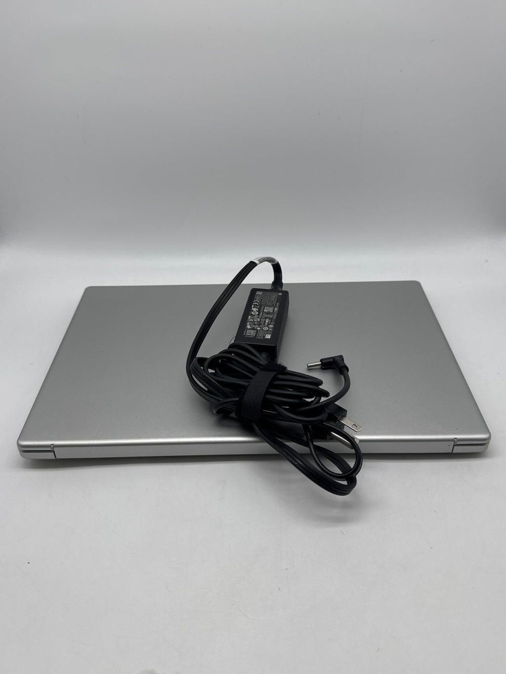 HP 15-fc0003ca 15.6" Athlon Silver 7120U 8GB RAM 512GB SSD - Used