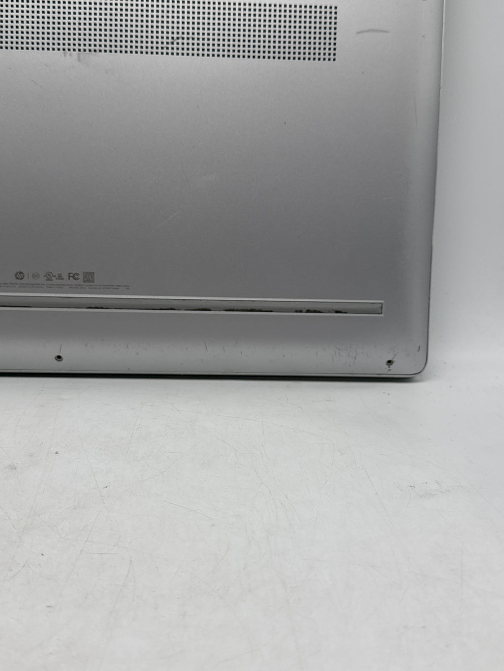 HP Envy 17-ae165nr 17" Laptop Core i7 8550U 8GB RAM 1TB HDD - For Parts