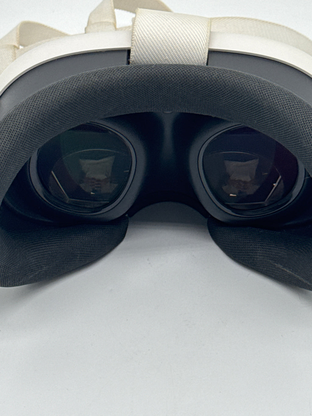 Meta Quest 3 S3A 128GB White VR Headset with Controllers - Used