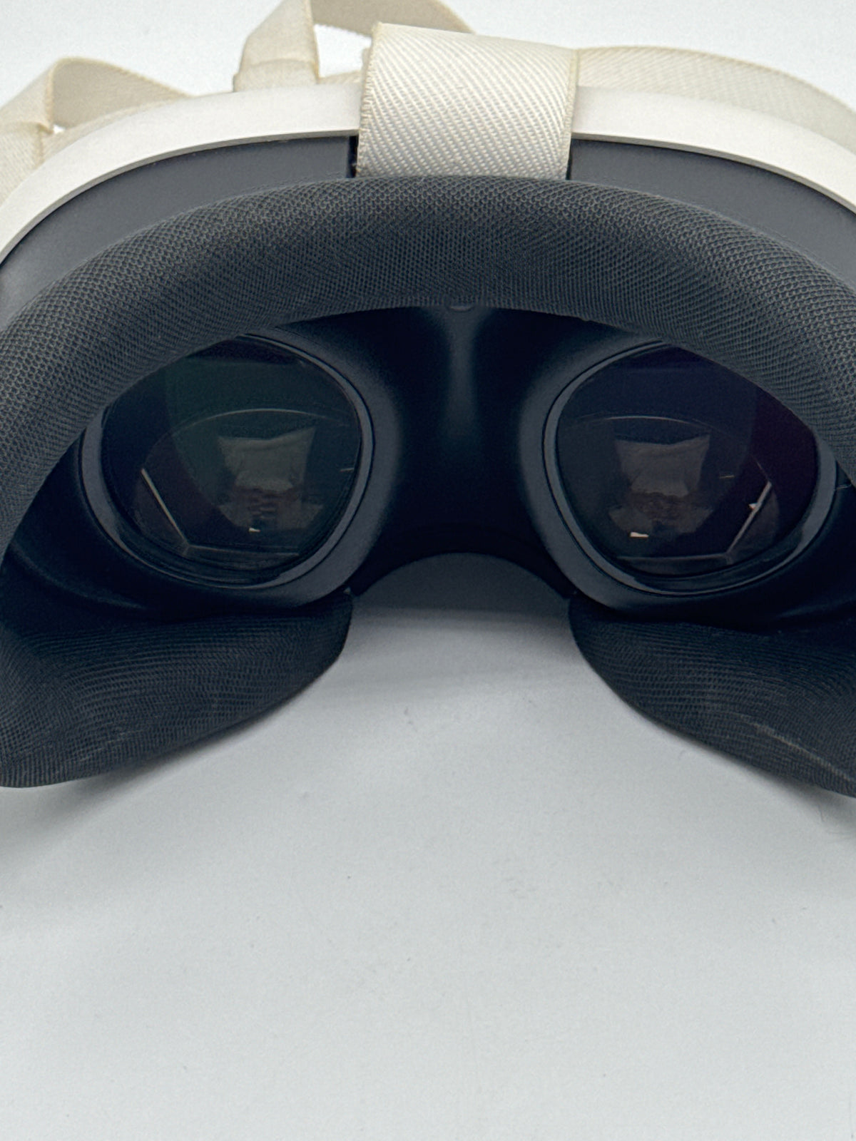 Meta Quest 3 S3A 128GB White VR Headset with Controllers - Used