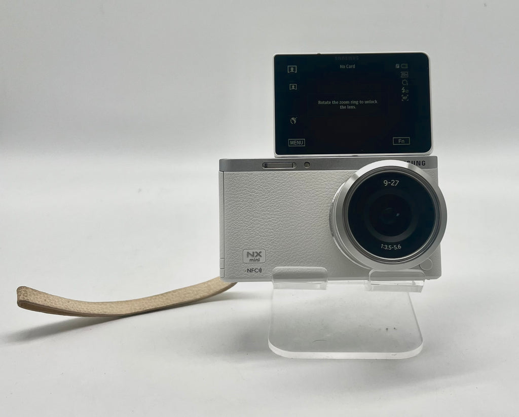 Samsung NX Mini Digital Camera 20.5 MP 9mm Zoom Lens - Used