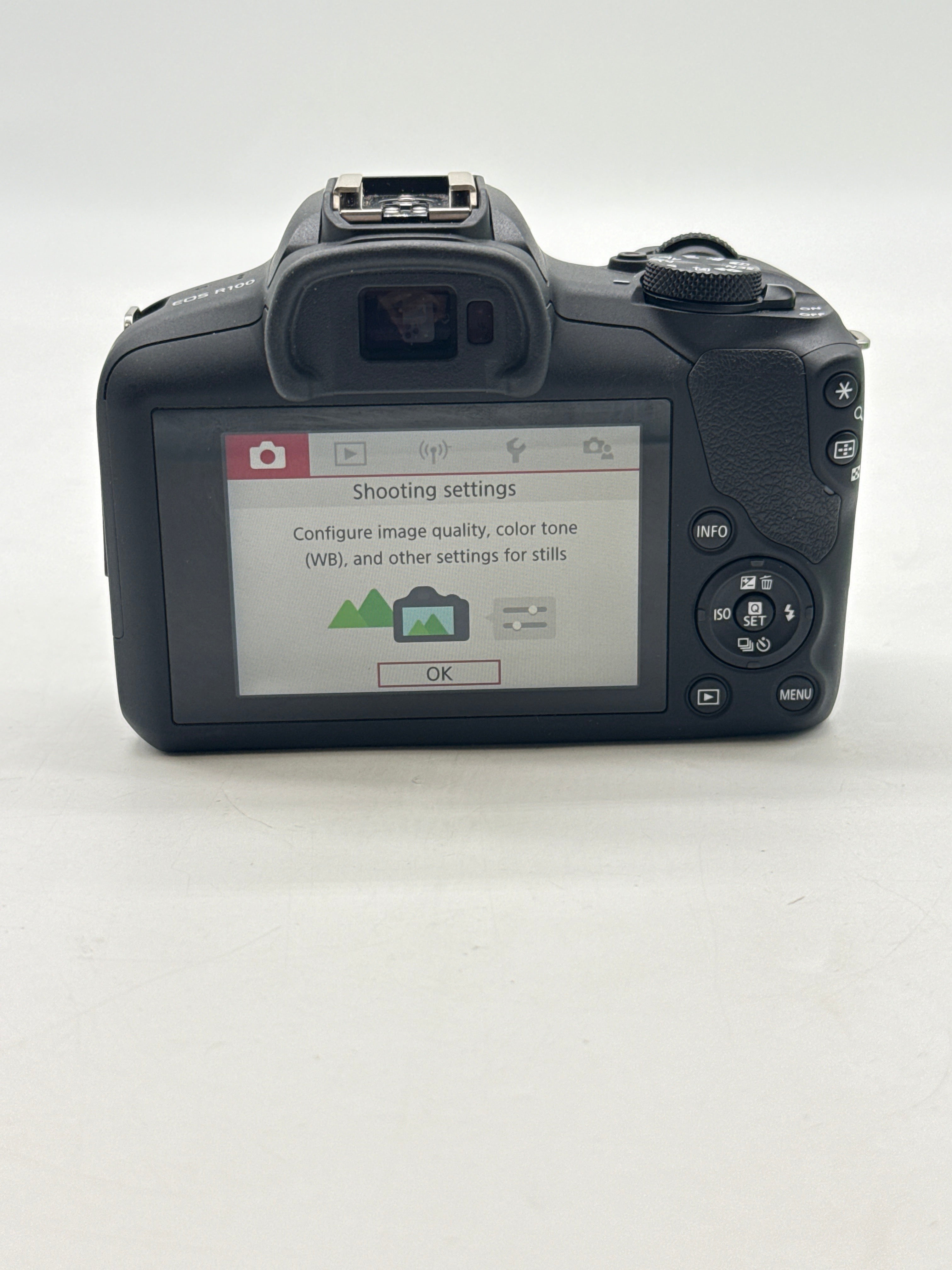 Canon EOS R100 24.1MP Mirrorless Camera w/ RF-S 18-45mm - Used