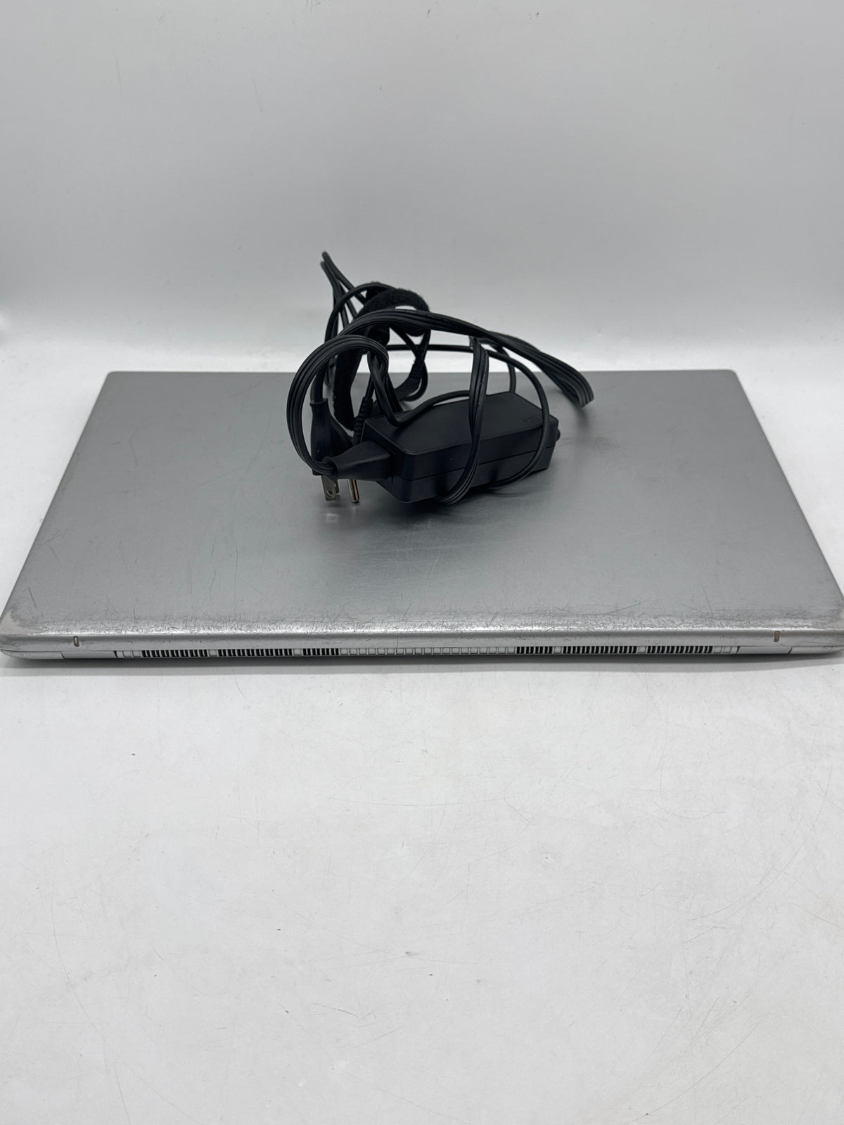 Asus VivoBook M712D 17.3in Ryzen 3 3250U 4GB RAM 256GB SSD - Used