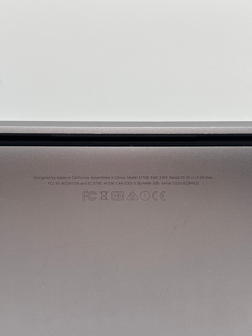 Apple MacBook Pro 13" A1706 i5 8GB RAM 256GB SSD