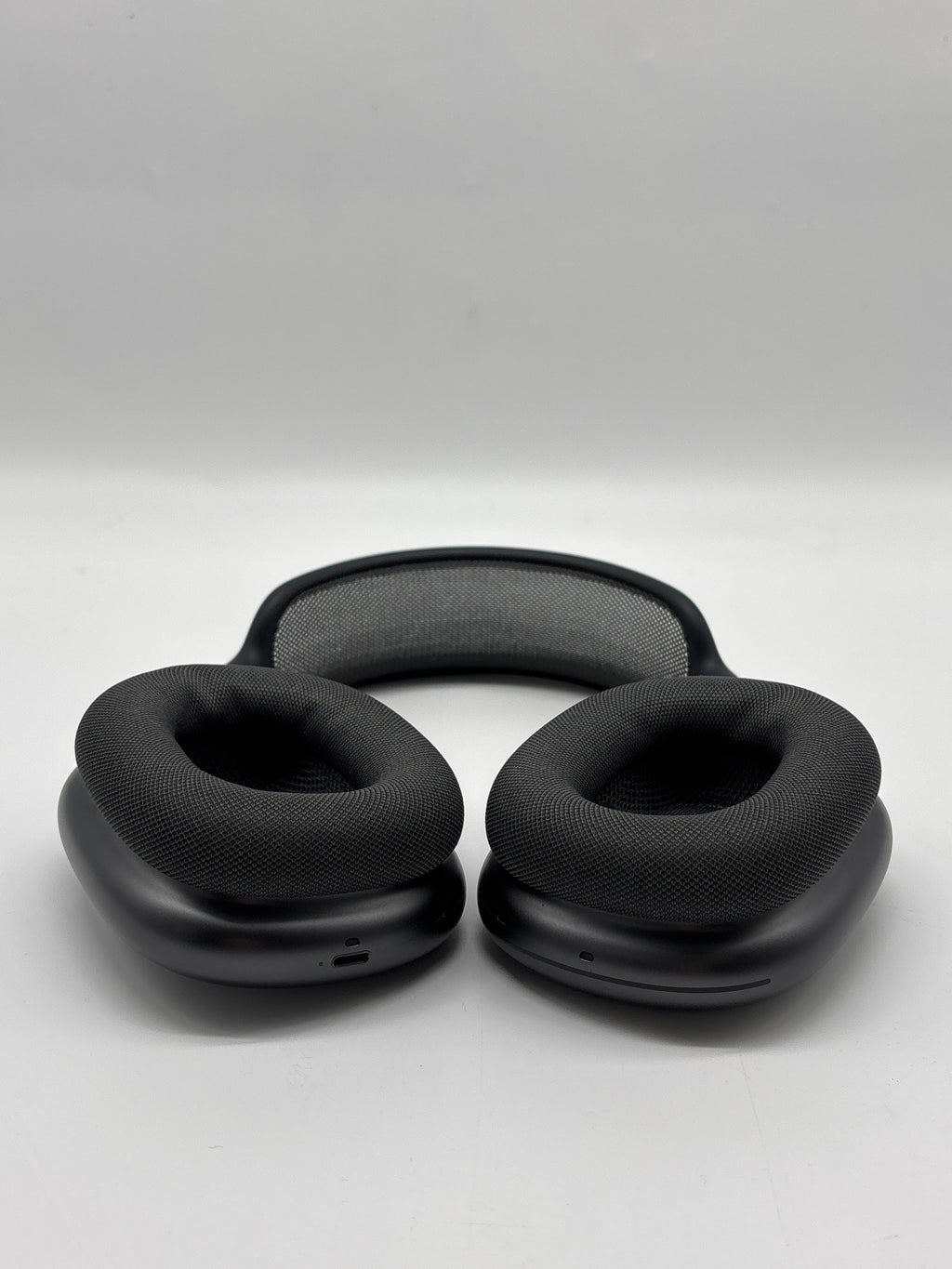 Apple AirPods Max A2096 Over-Ear Noise Cancelling Headphones Space Gray - Used