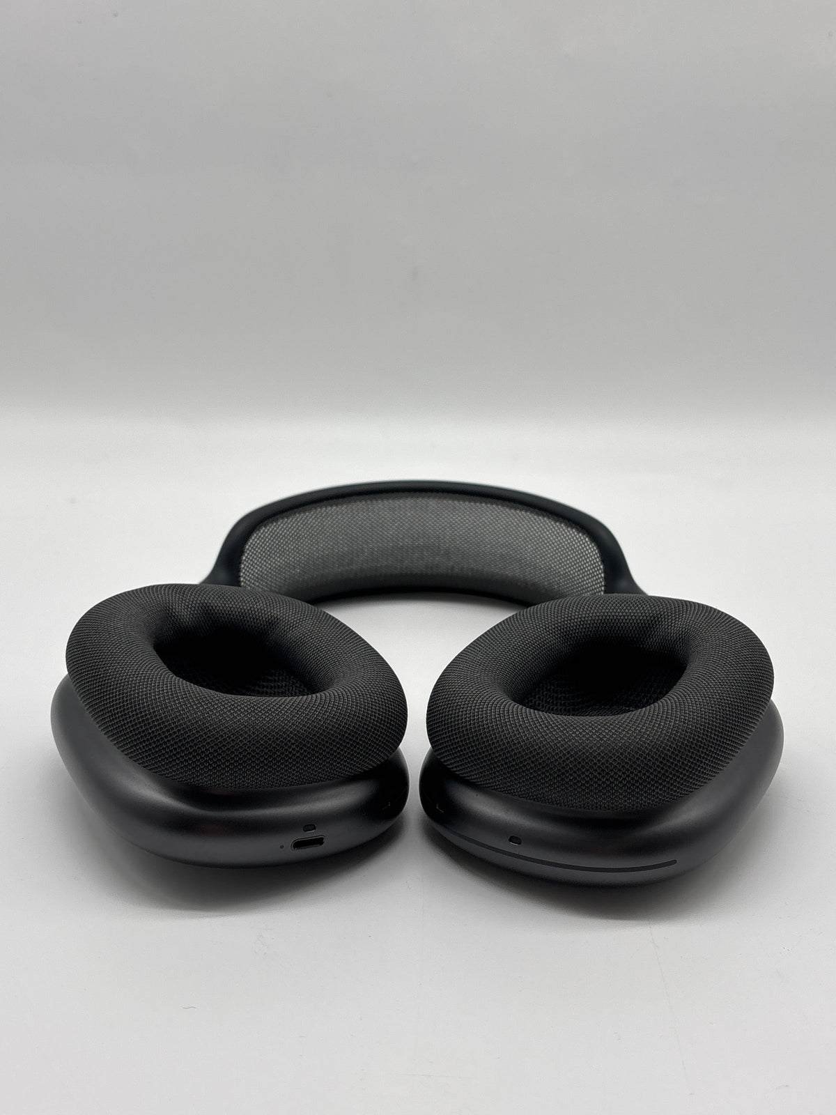 Apple AirPods Max A2096 Over-Ear Noise Cancelling Headphones Space Gray - Used