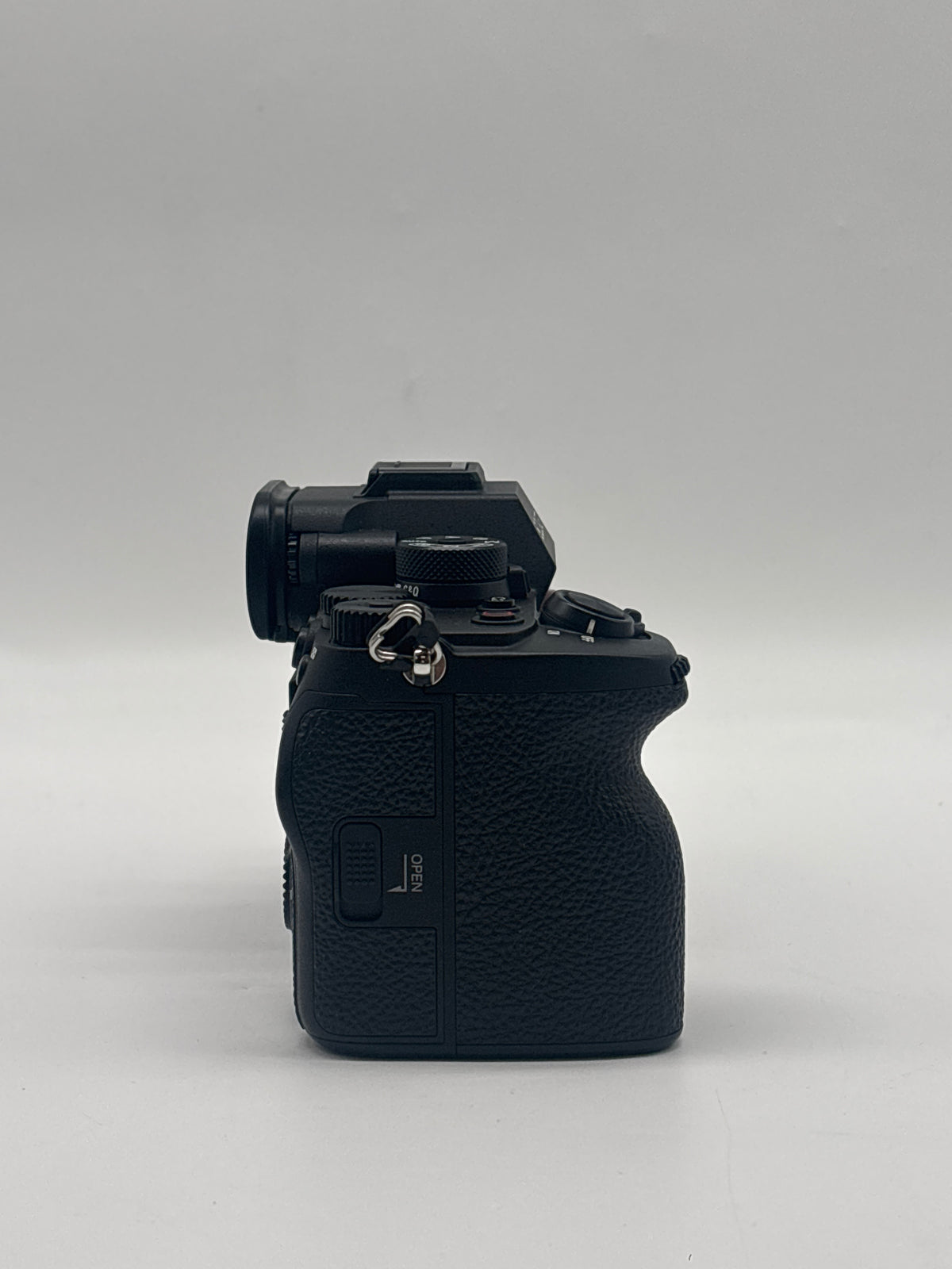 Sony Alpha 7R V ILCE-7RM5 61MP Full-Frame Mirrorless Camera Body - Used