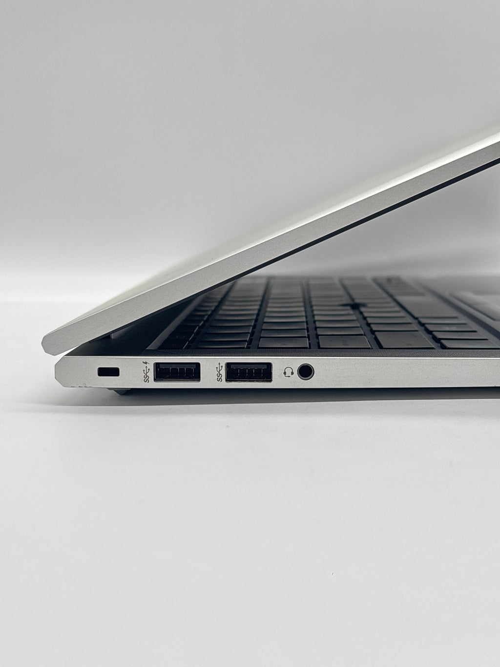 HP EliteBook 845 G8 Ryzen 5 Pro 5650U 16GB RAM 512GB SSD - For Parts (Read DESC)