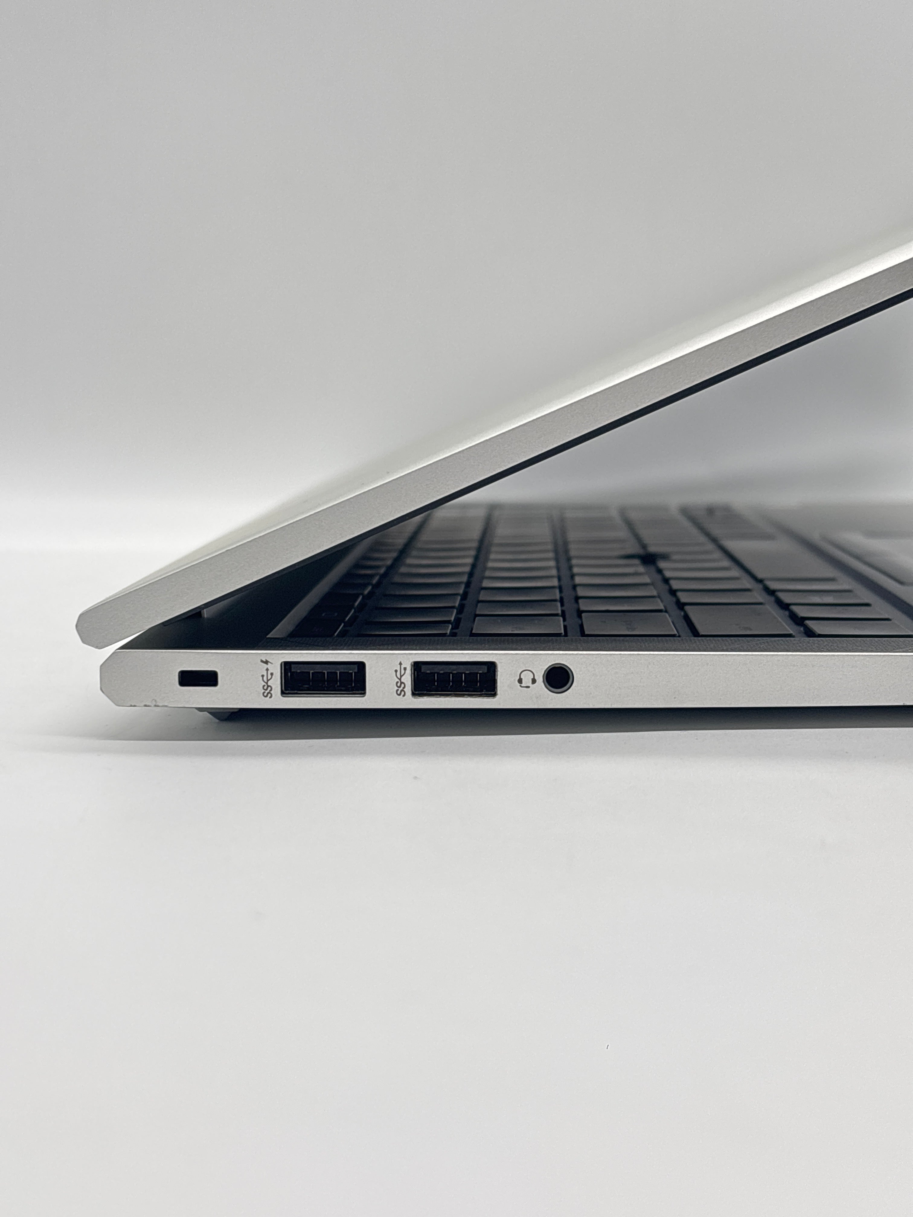 HP EliteBook 845 G8 Ryzen 5 Pro 5650U 16GB RAM 512GB SSD - For Parts (Read DESC)
