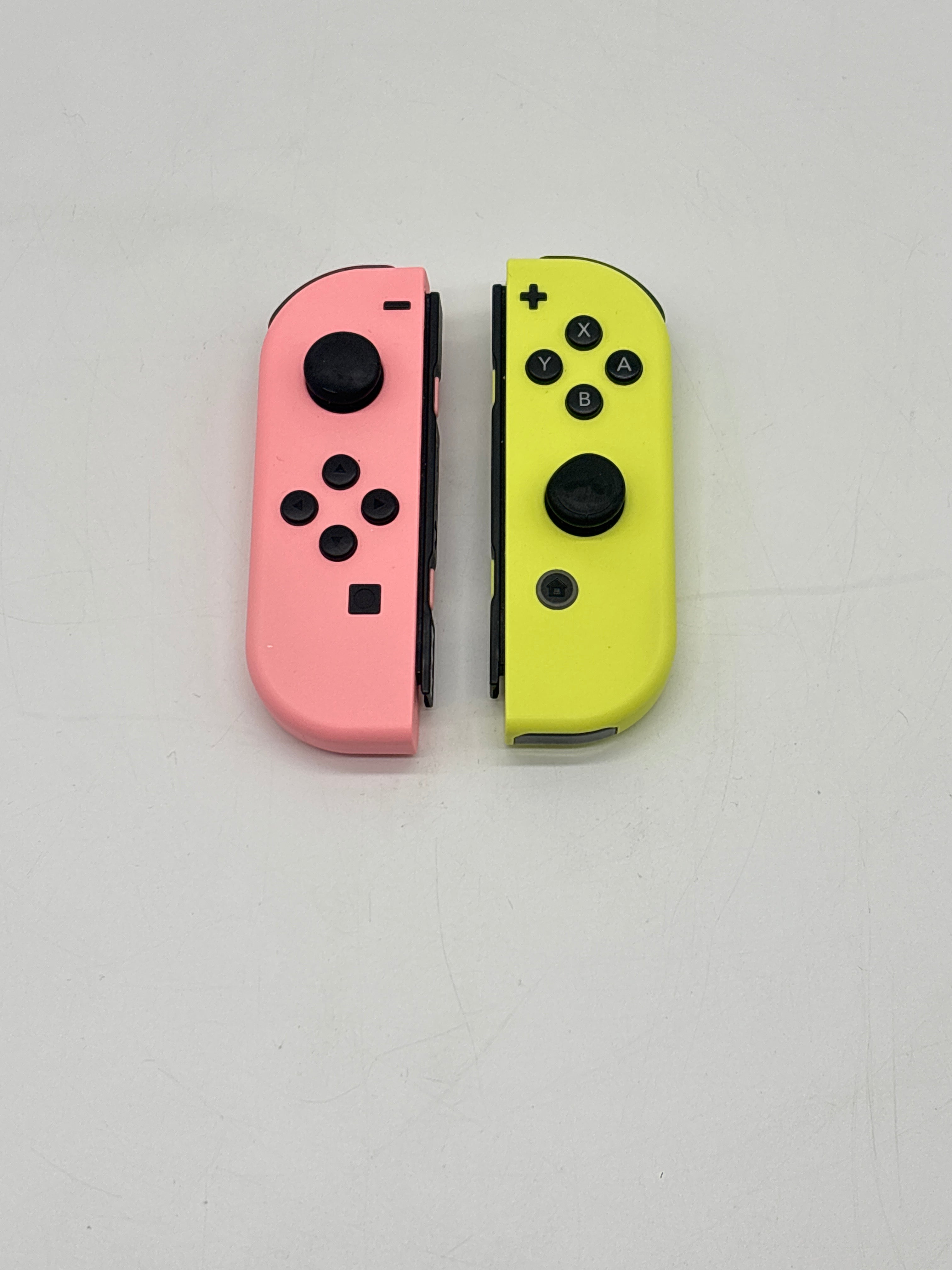 Nintendo Switch HAC-001 32GB - Multi Color joycons