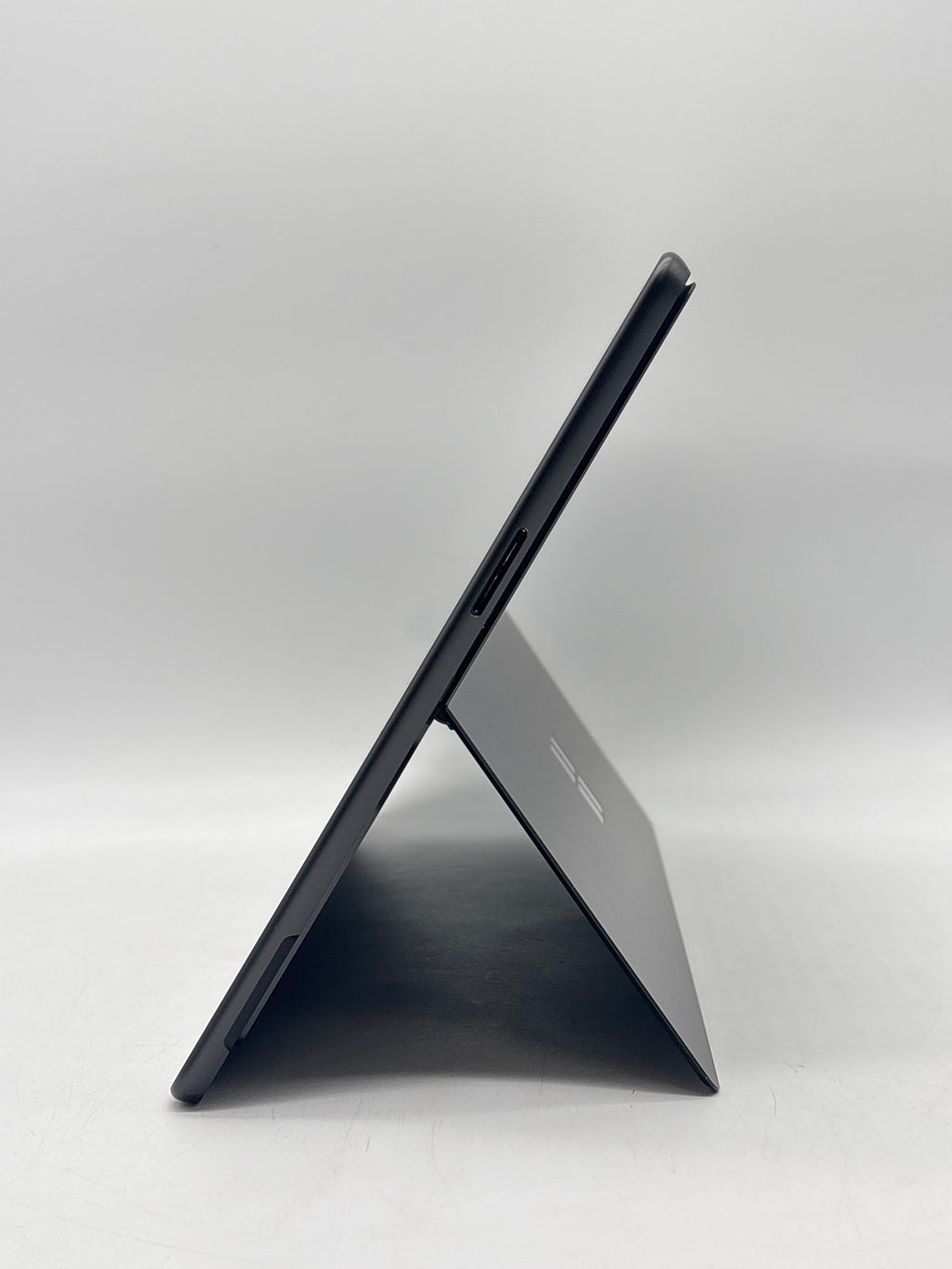 Microsoft Surface Pro 9 2038 i7-1255U 16GB RAM 512GB SSD Black