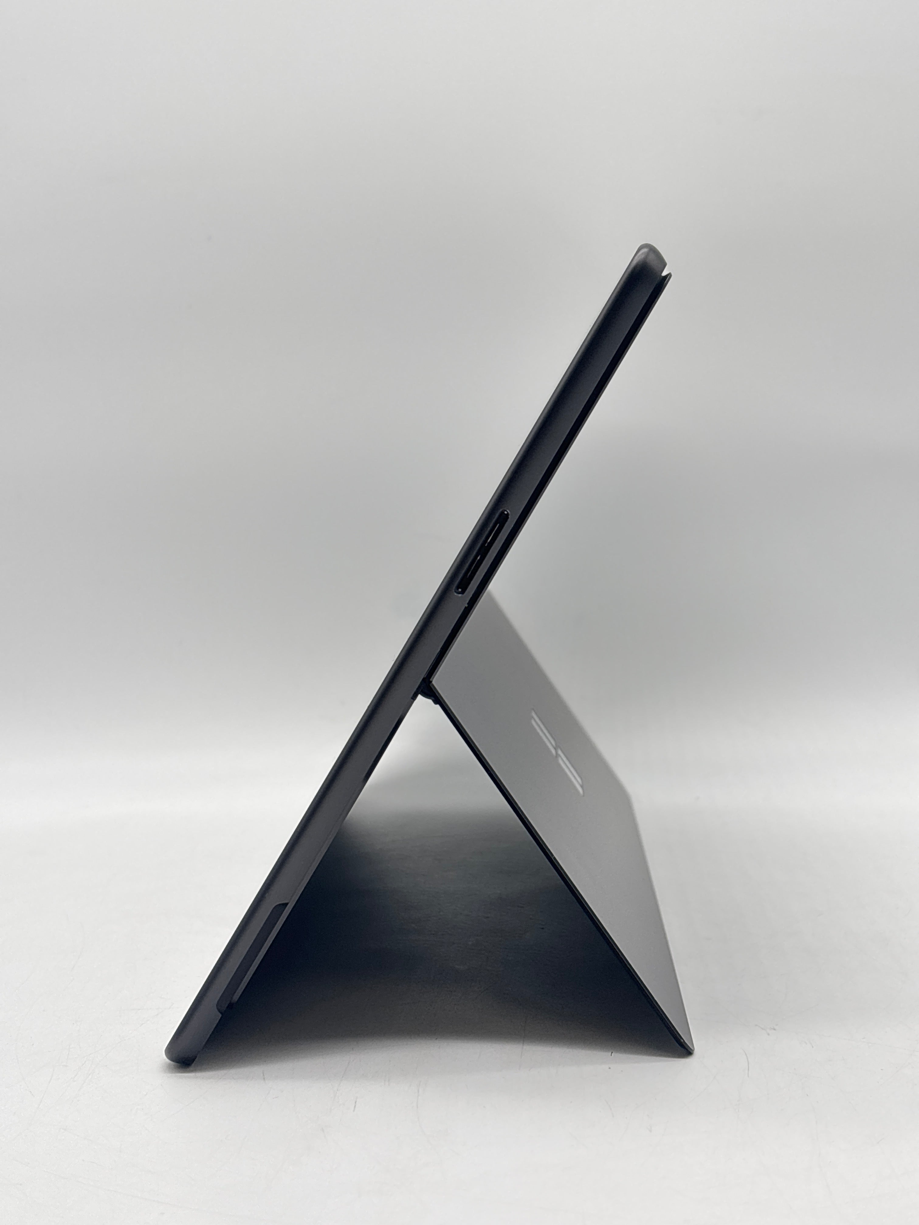 Microsoft Surface Pro 9 2038 i7-1255U 16GB RAM 512GB SSD Black