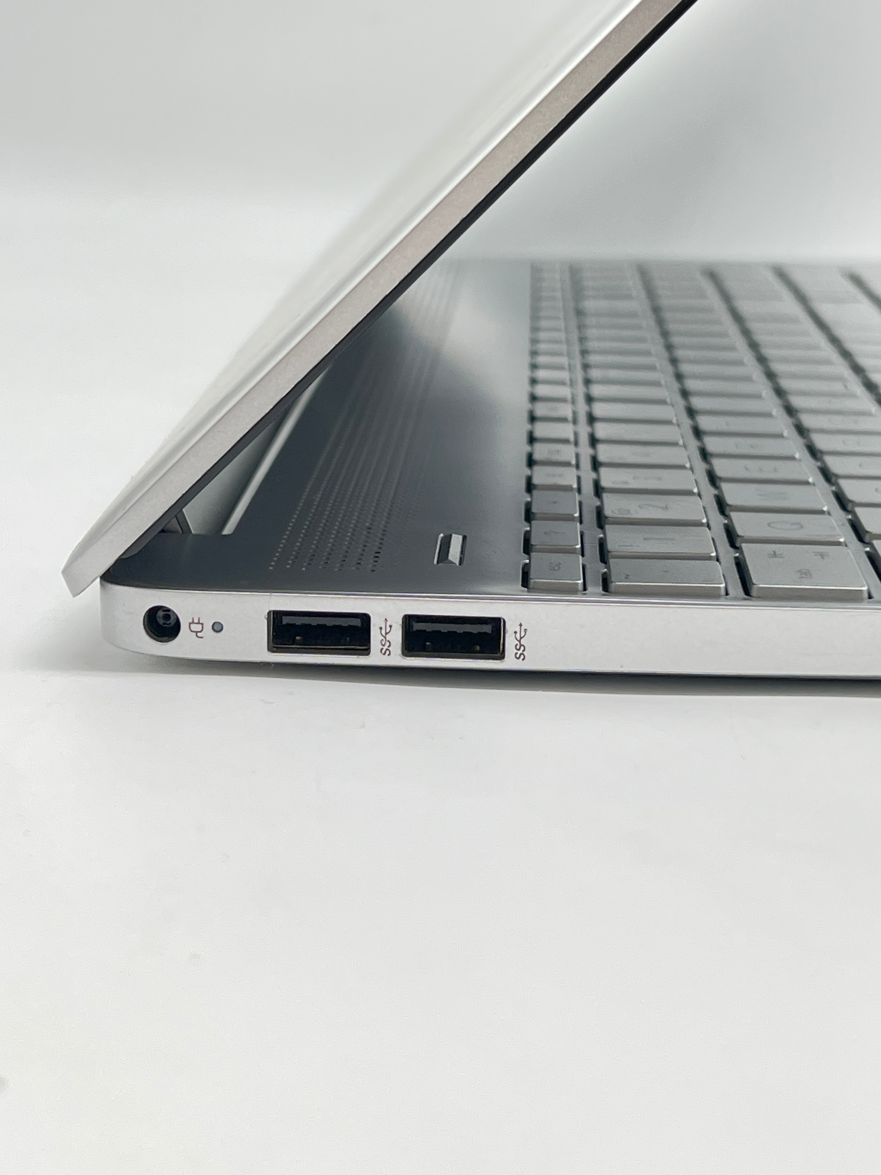 HP Laptop 15-dy1043dx i5-1035G1 12GB RAM 256GB SSD - For Parts (Read)