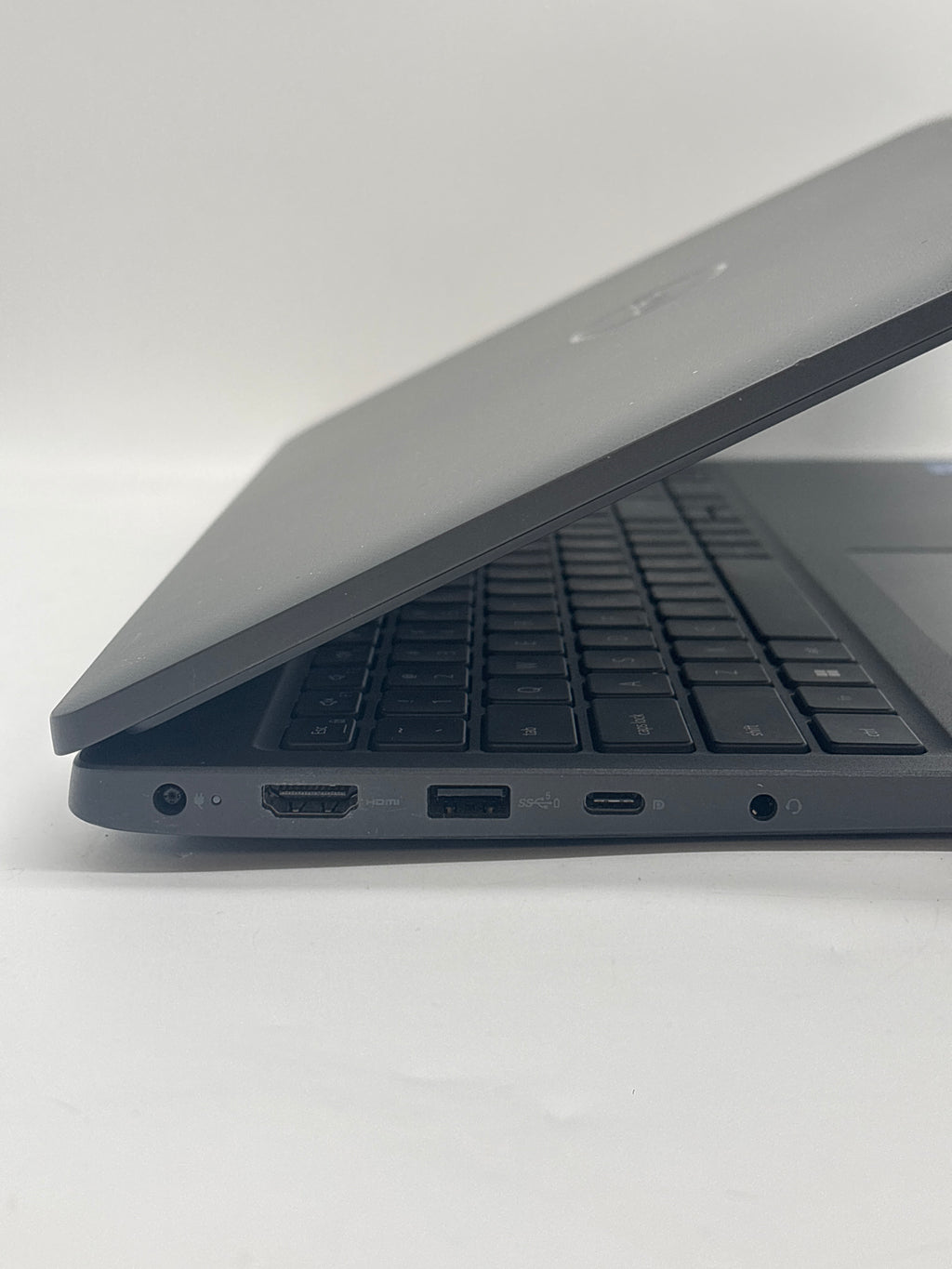 Dell Latitude 3540 15.6" Intel Core i5-1335U 8GB RAM 256GB SSD Black - Used