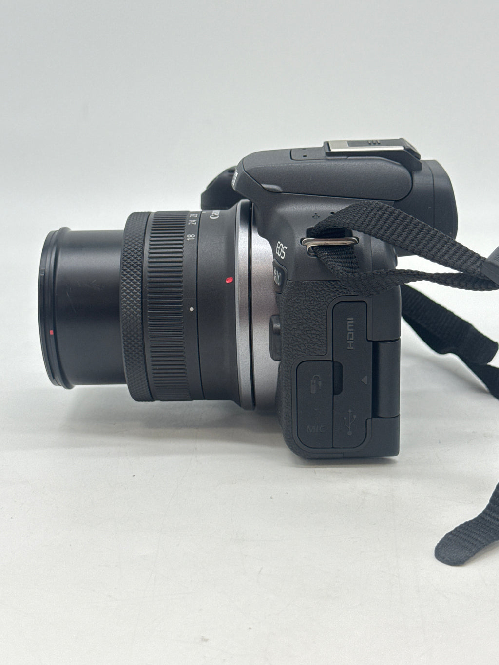 Canon EOS R10 24.2MP Mirrorless Camera with RF-S 18-45mm Lens - Used