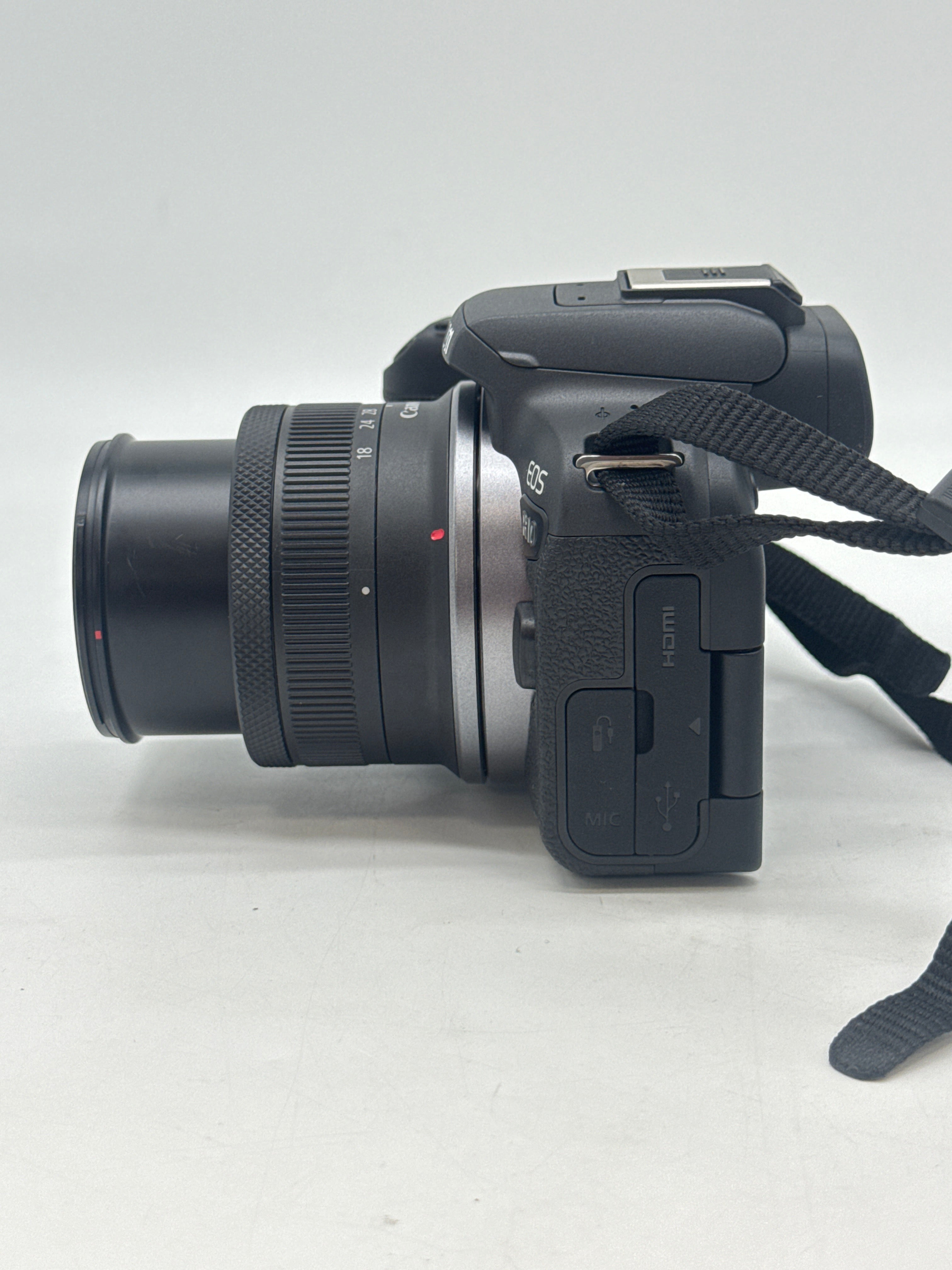 Canon EOS R10 24.2MP Mirrorless Camera with RF-S 18-45mm Lens - Used