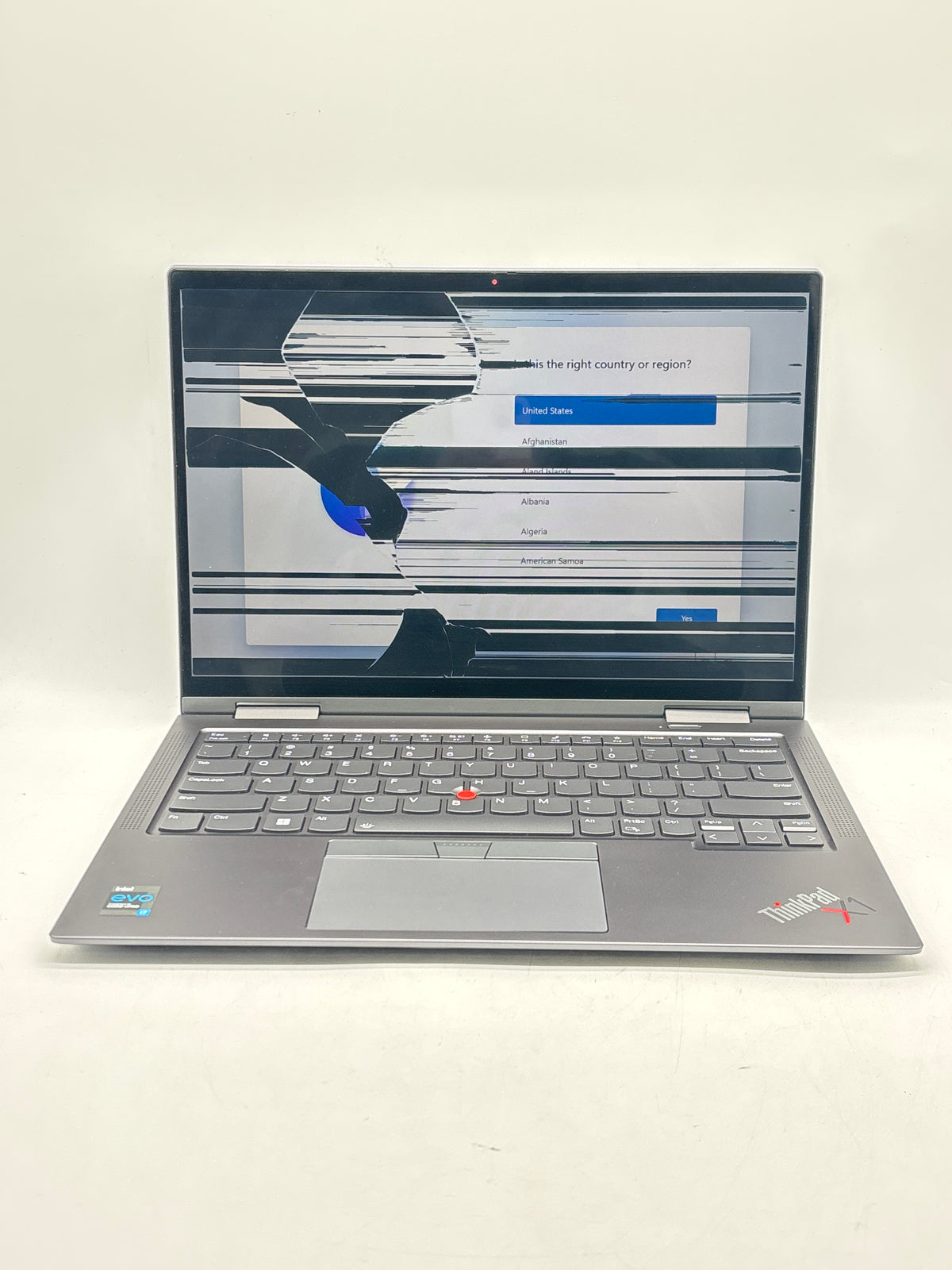 Lenovo ThinkPad X1 Yoga Gen 6 14" Intel Core i7-1185G7 16GB RAM 512GB SSD Gray - Cracked Screen