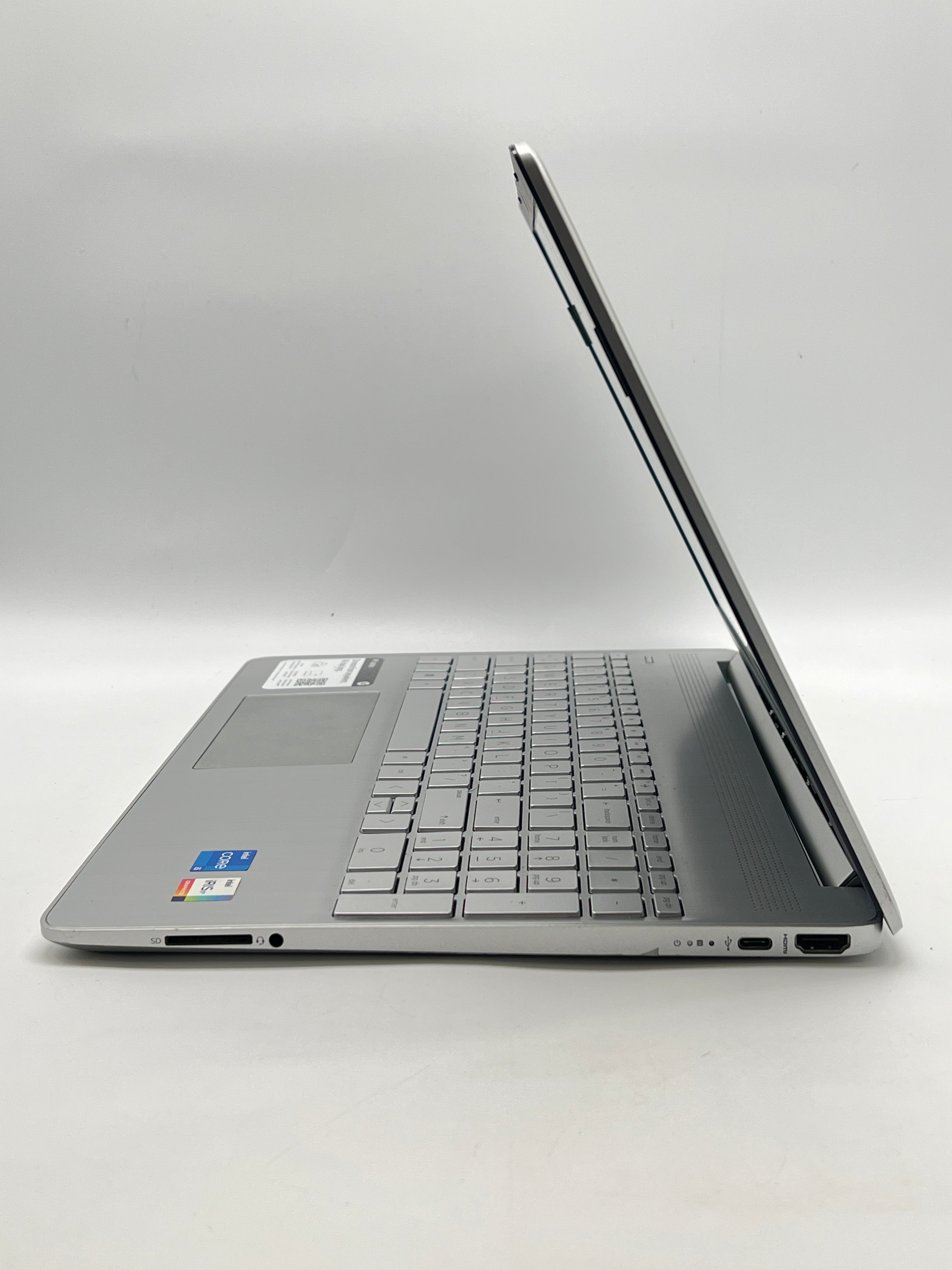 HP Laptop 15 dy2xxx i5-1135G7 8GB RAM 256GB SSD - Used