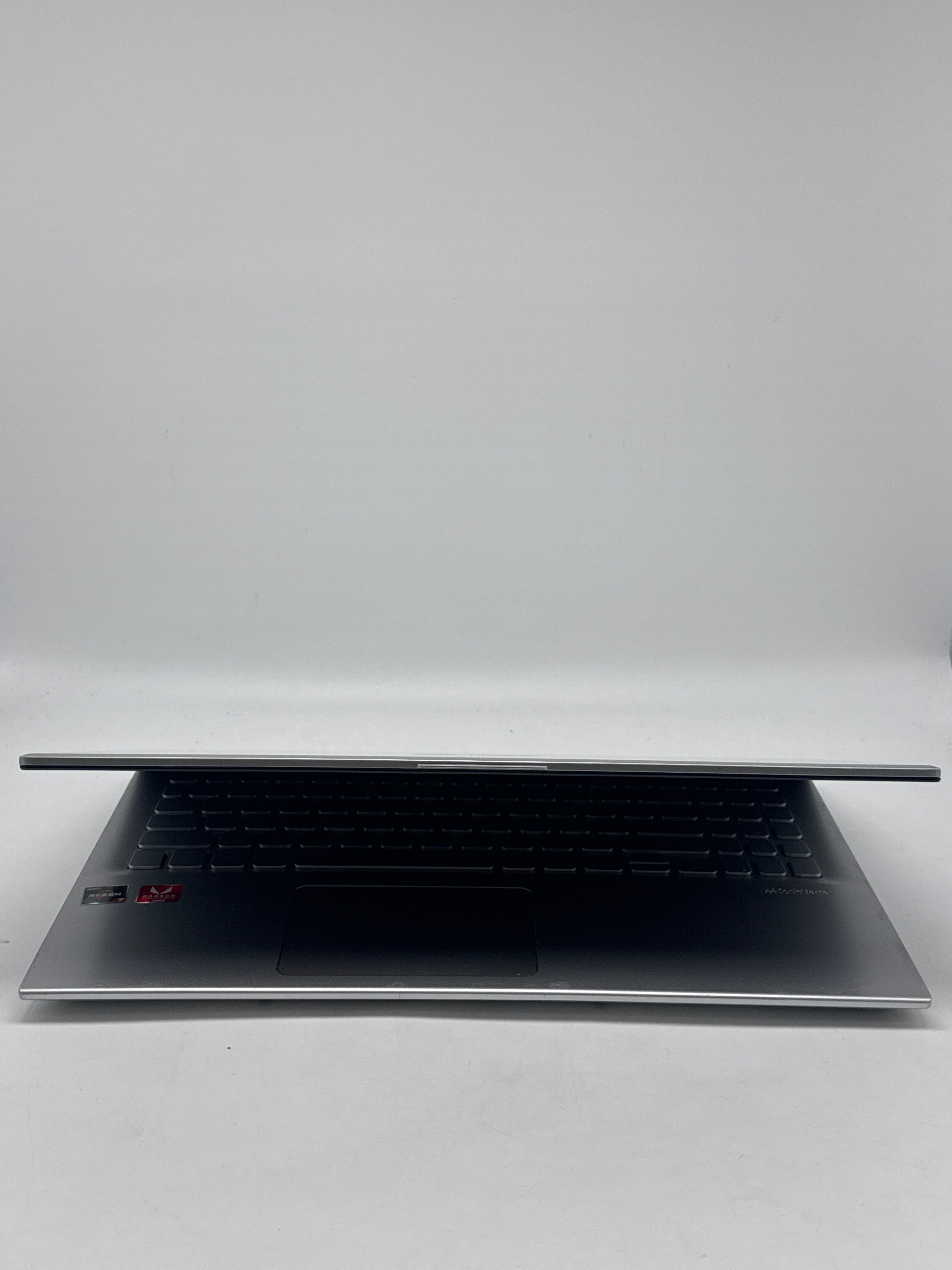 ASUS VIVOBOOK x512d  Ryzen 7 3700u 12GB RAM 512GB SSD Windows 11
