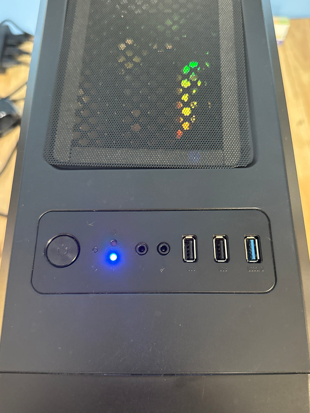 Custom PC Ryzen 7 2700X 32GB RAM 2TB SSD RX6700 XT
