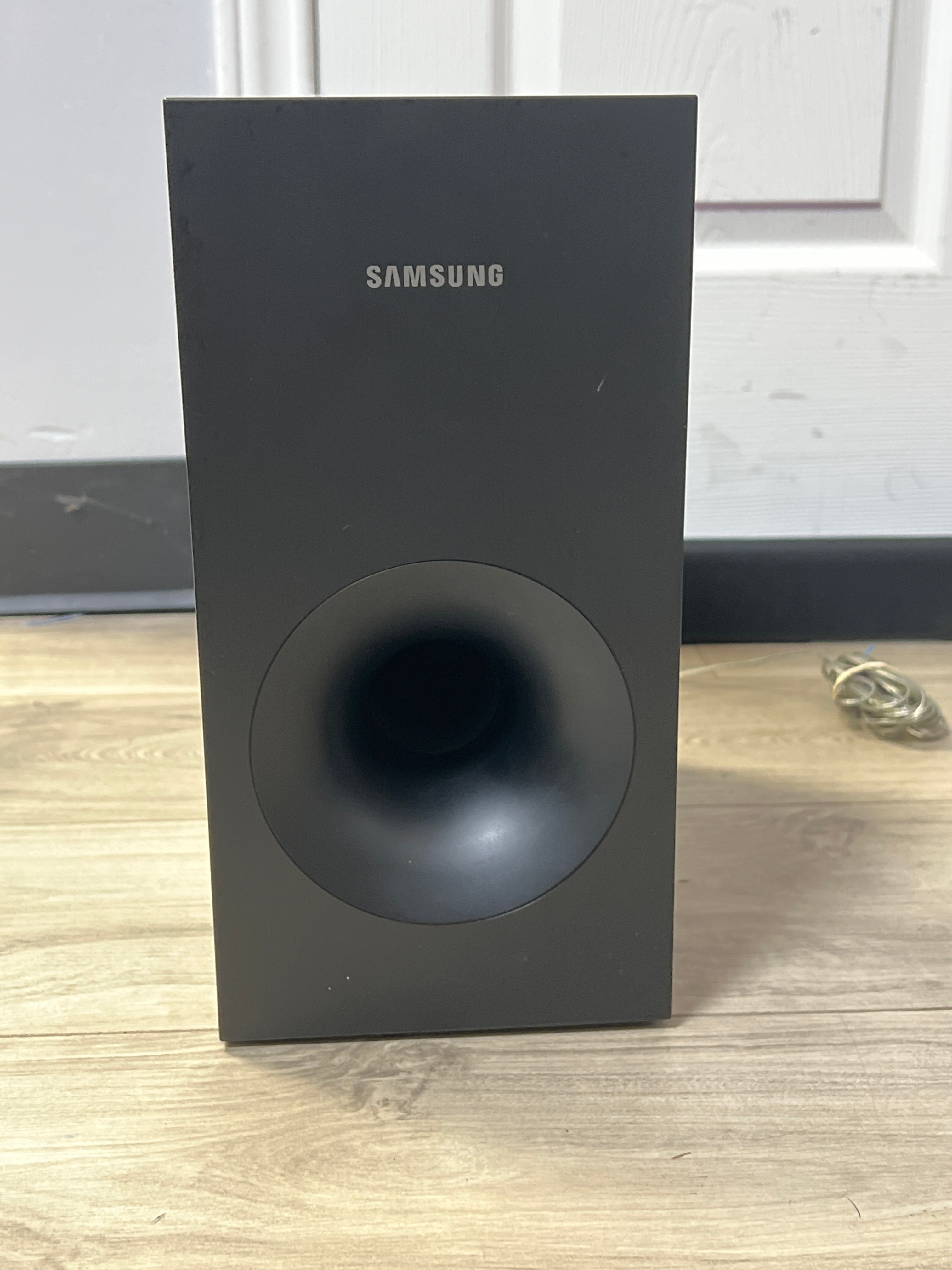 Samsung PS-EW1-2 Subwoofer with Sound Bar - Home Theatre