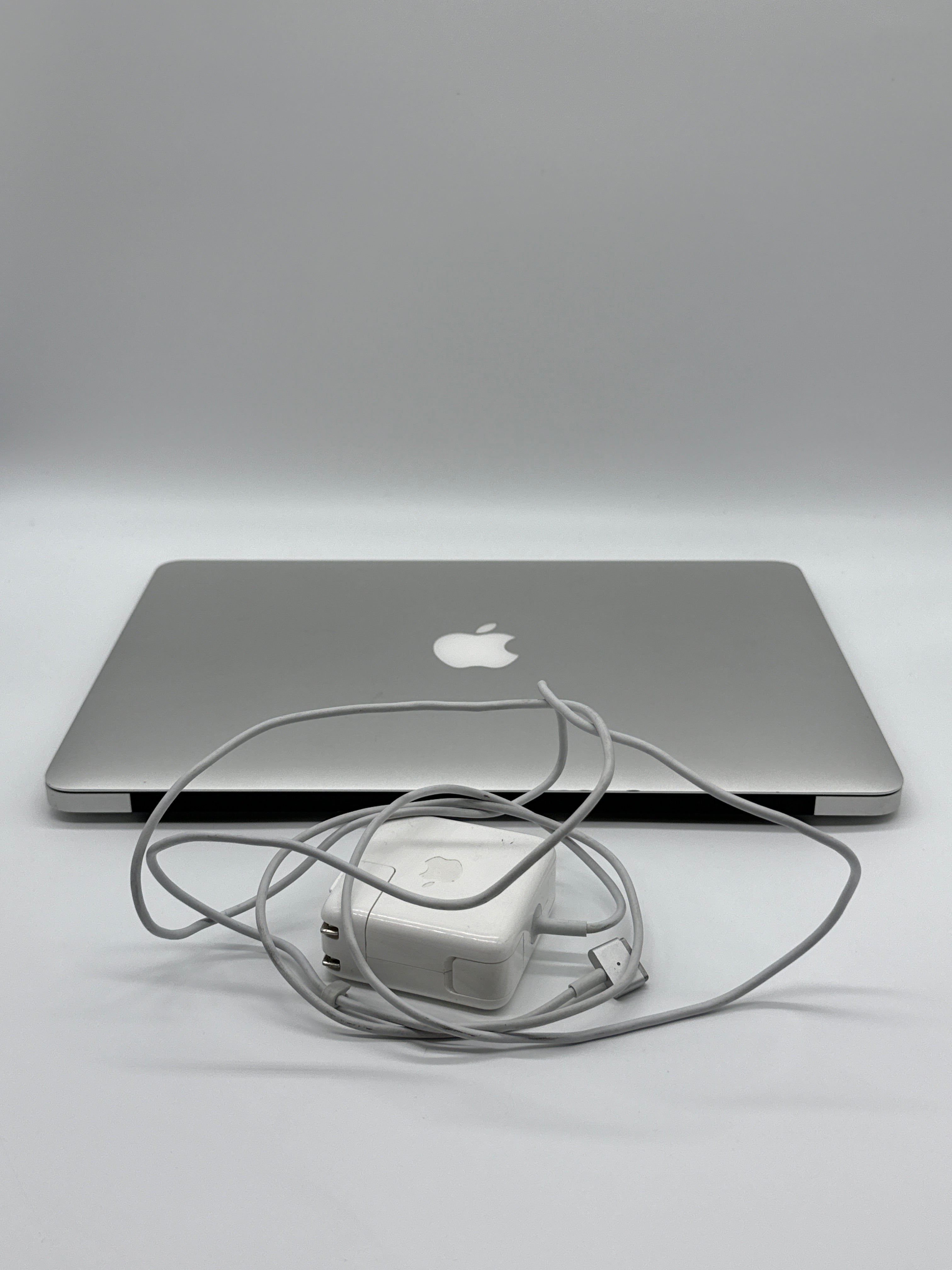 Apple MacBook Air 13" A1466 2017 Intel i5 8GB RAM 128GB SSD Silver