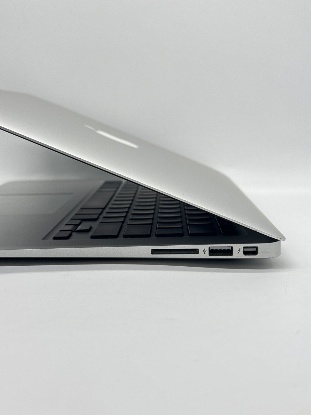 Apple MacBook Air 13" A1466 Core i5 4GB RAM 128GB SSD Silver - For Parts (Read DESC)