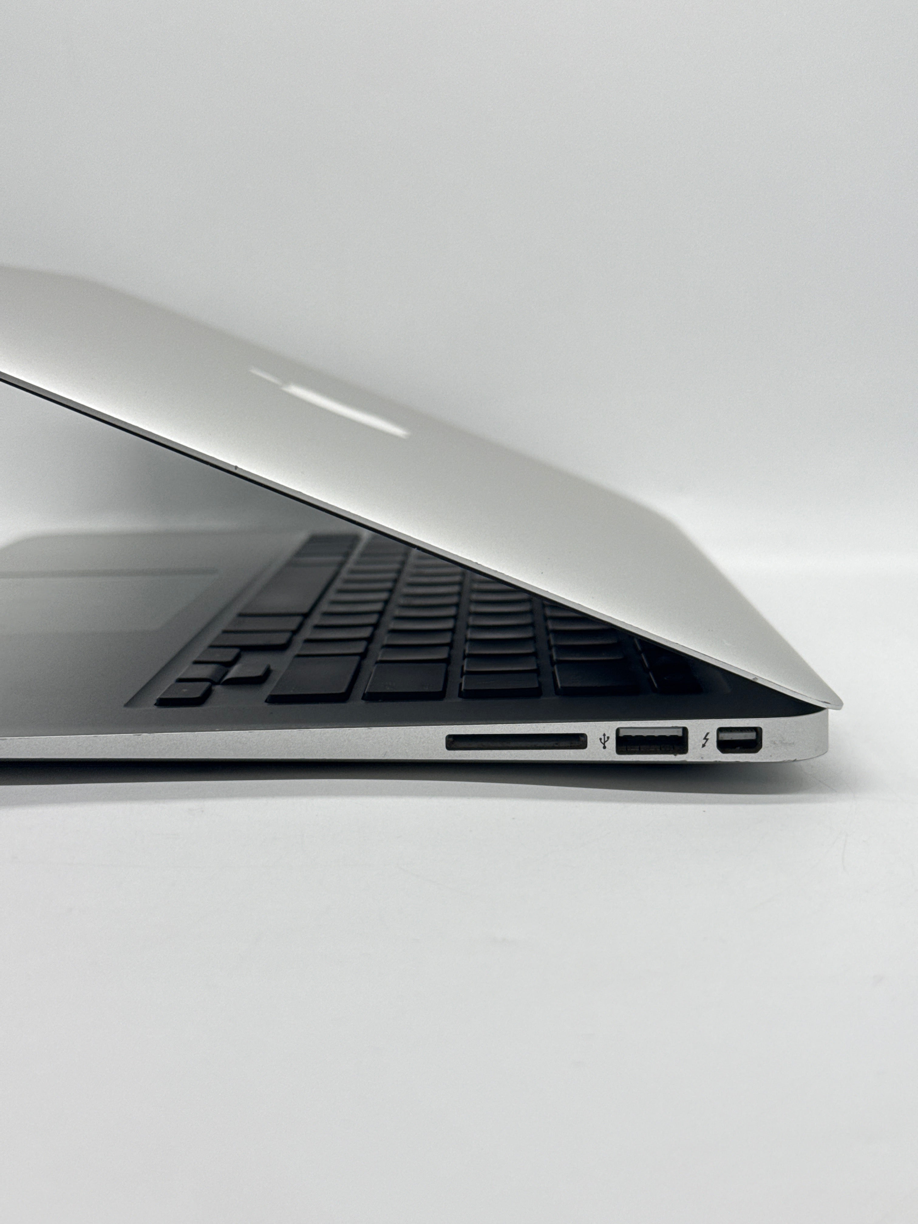 Apple MacBook Air 13" A1466 Core i5 4GB RAM 128GB SSD Silver - For Parts (Read DESC)