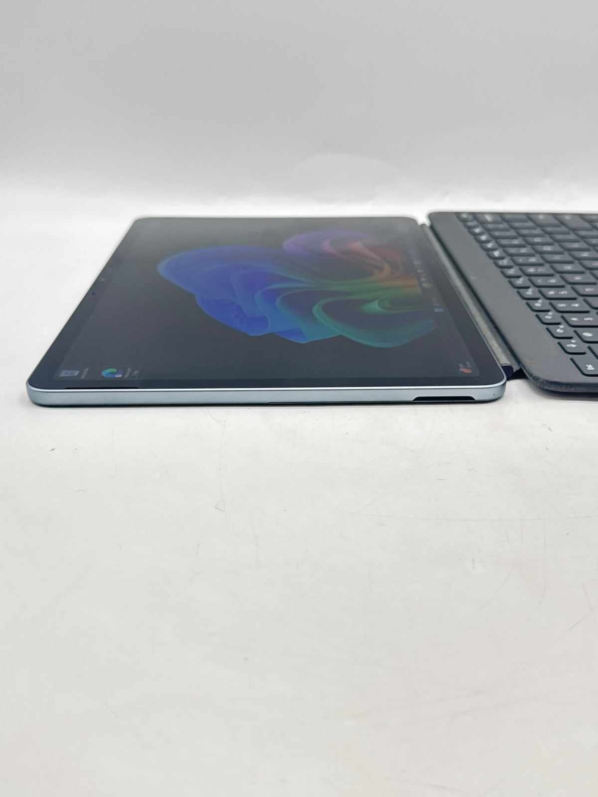 Microsoft Surface Pro 2110 12" Snapdragon X Plus 16GB RAM 512GB SSD Black - Used